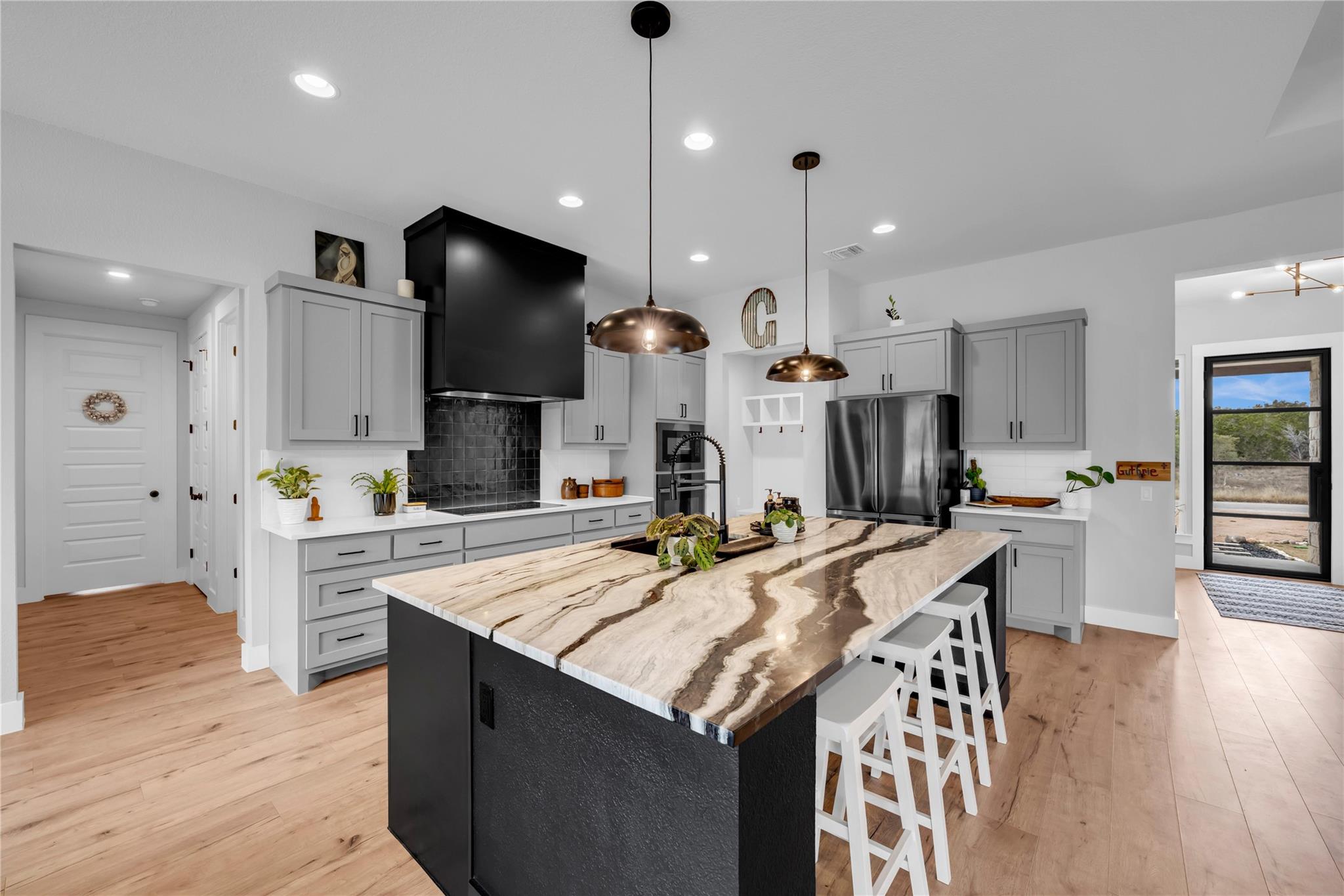 123 Wandering Oak Cir, Burnet, TX 78611