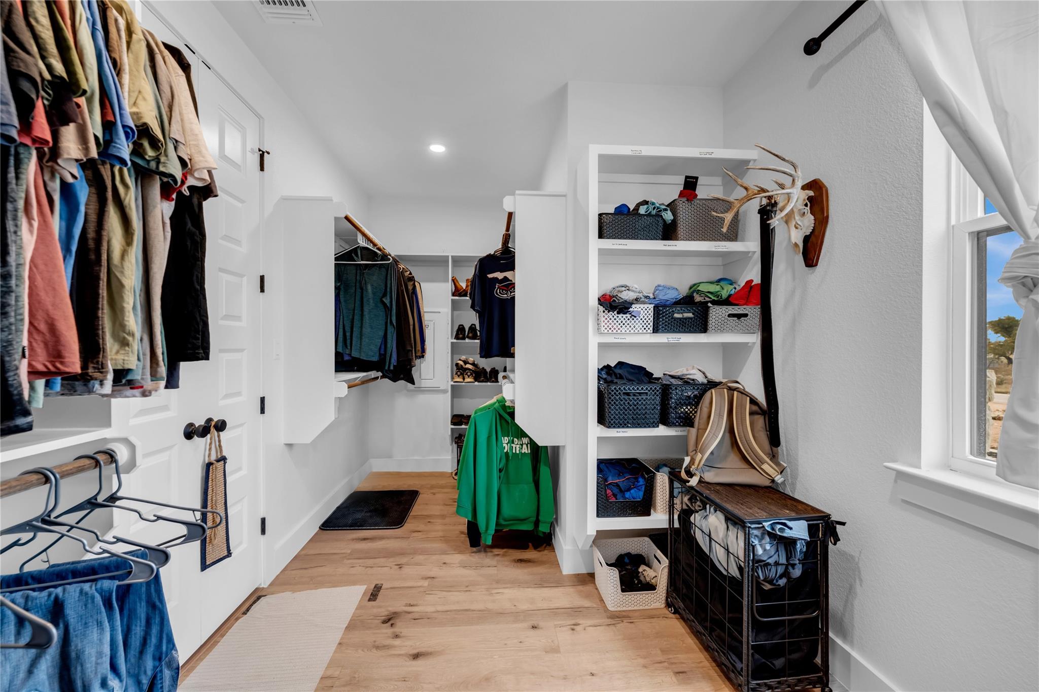 123 Wandering Oak Cir, Burnet, TX 78611