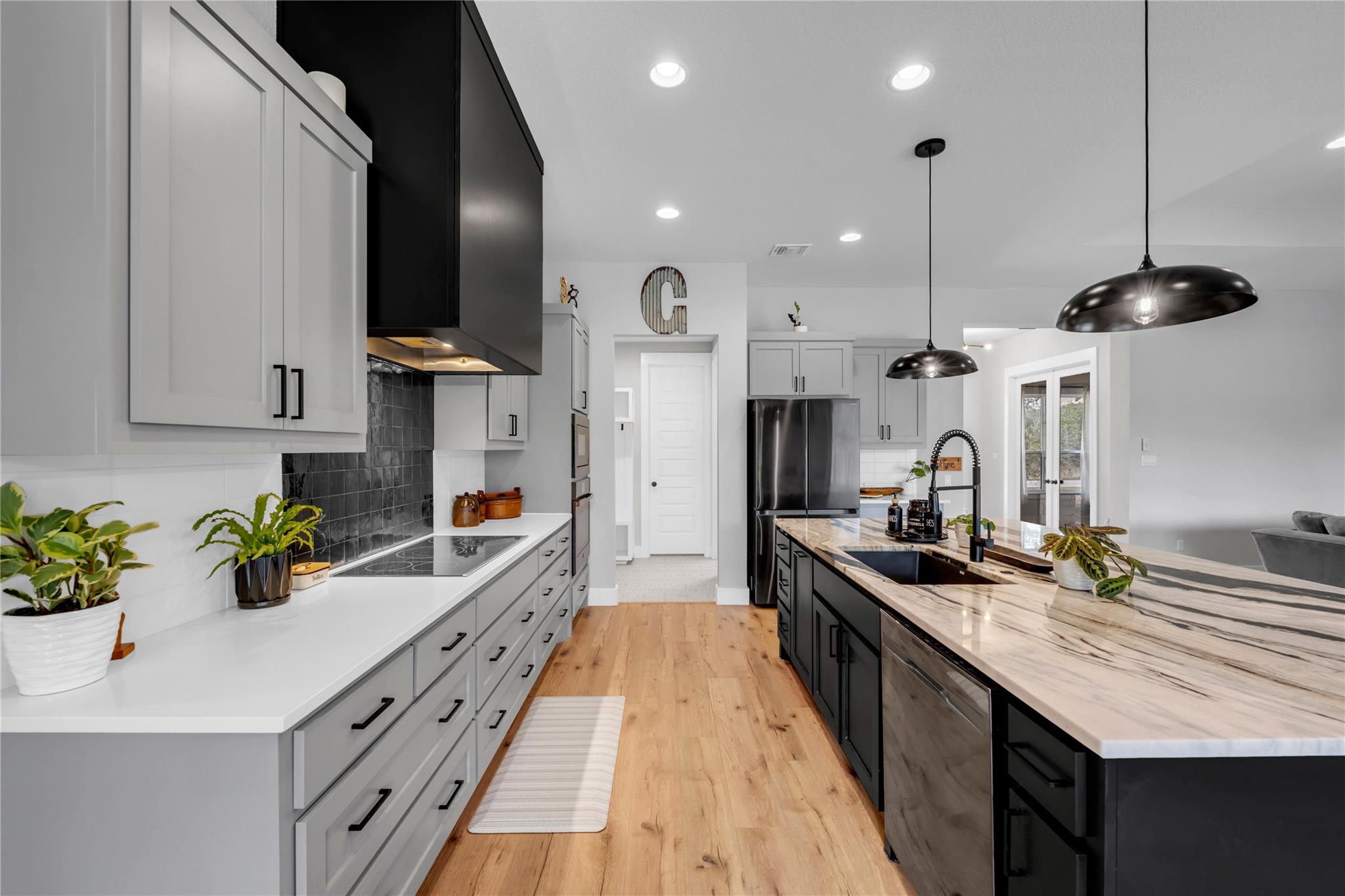 123 Wandering Oak Cir, Burnet, TX 78611