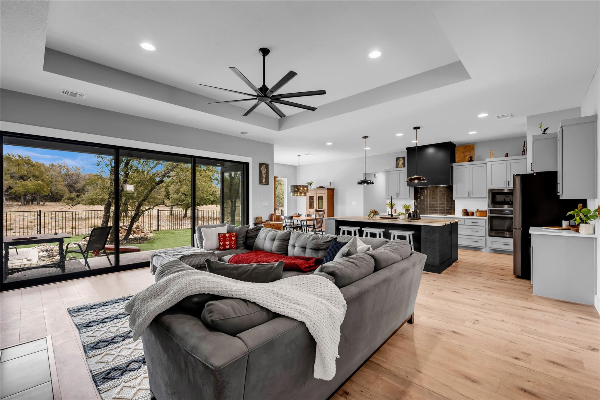 123 Wandering Oak Cir, Burnet, TX 78611