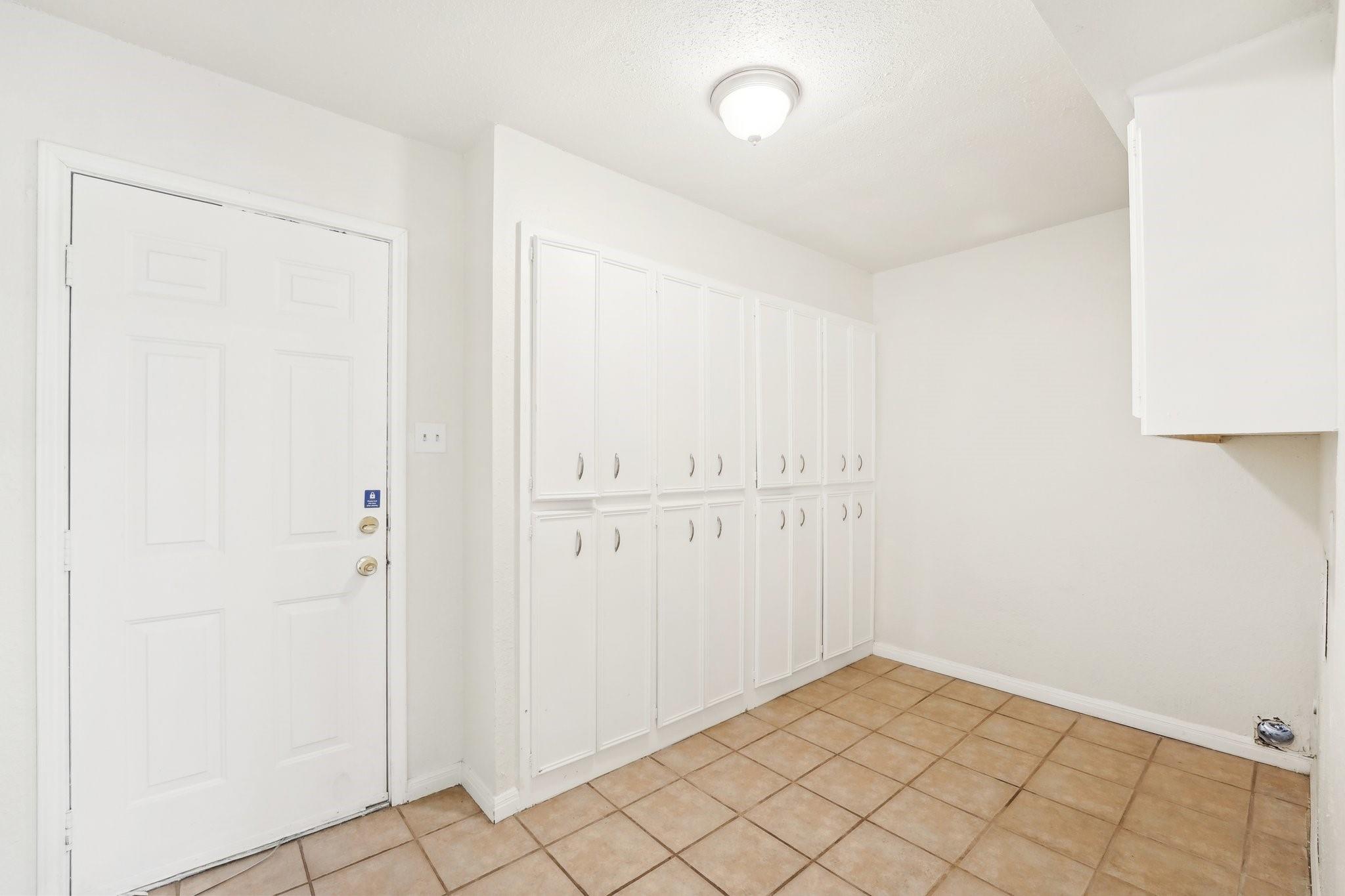 1220 Creekview Dr, Round Rock, TX 78681