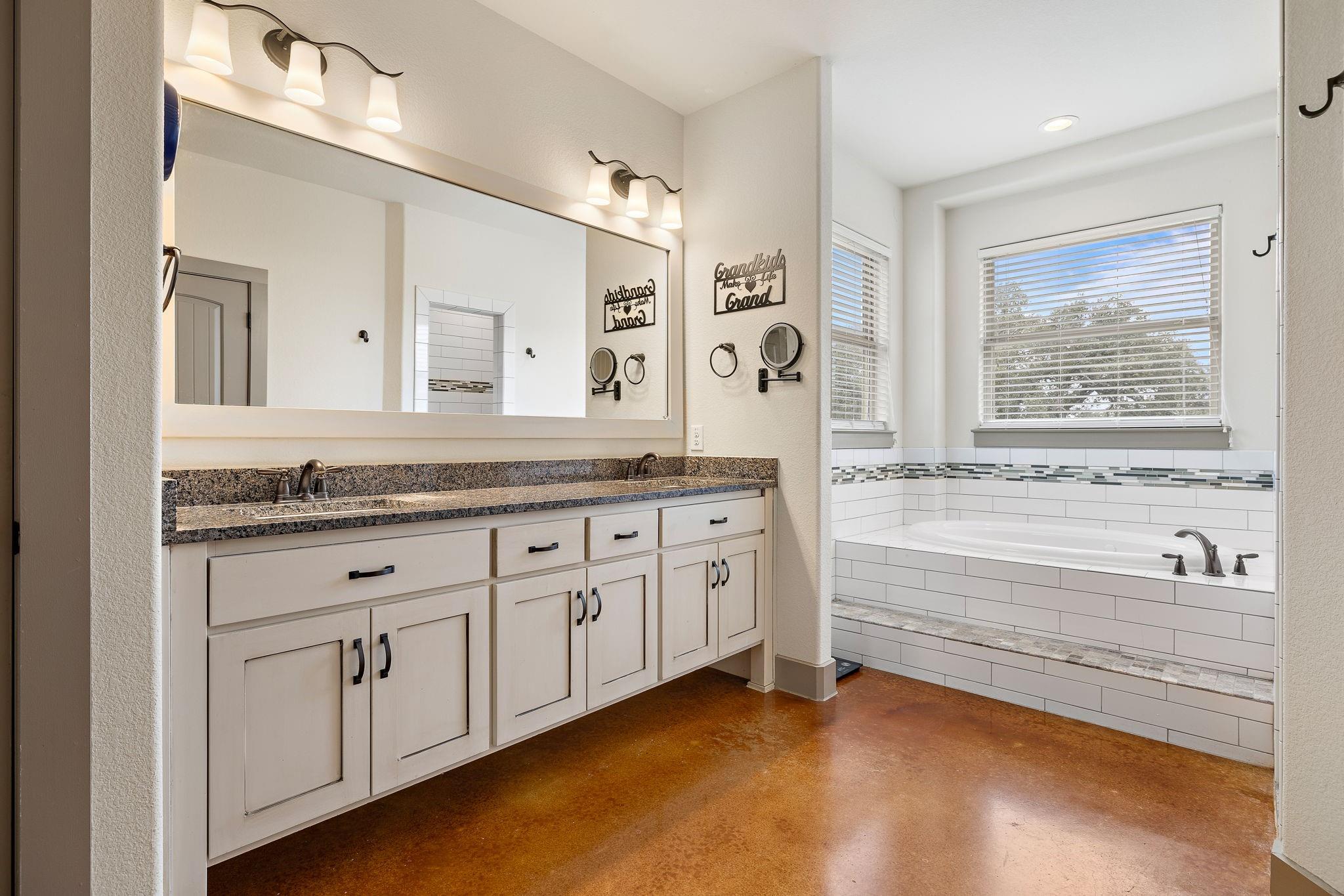 351 Cooks Xing, Liberty Hill, TX 78642