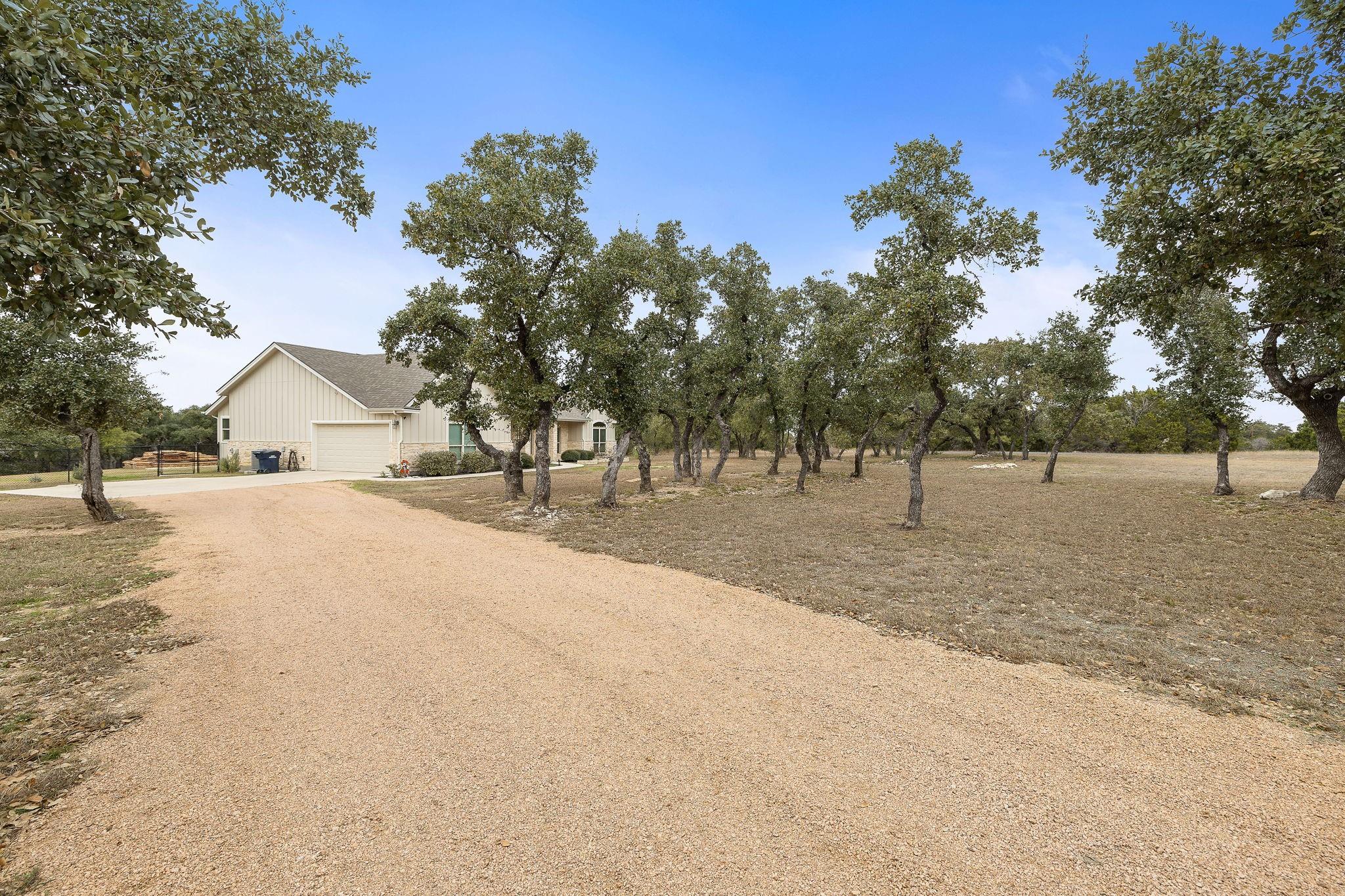 351 Cooks Xing, Liberty Hill, TX 78642
