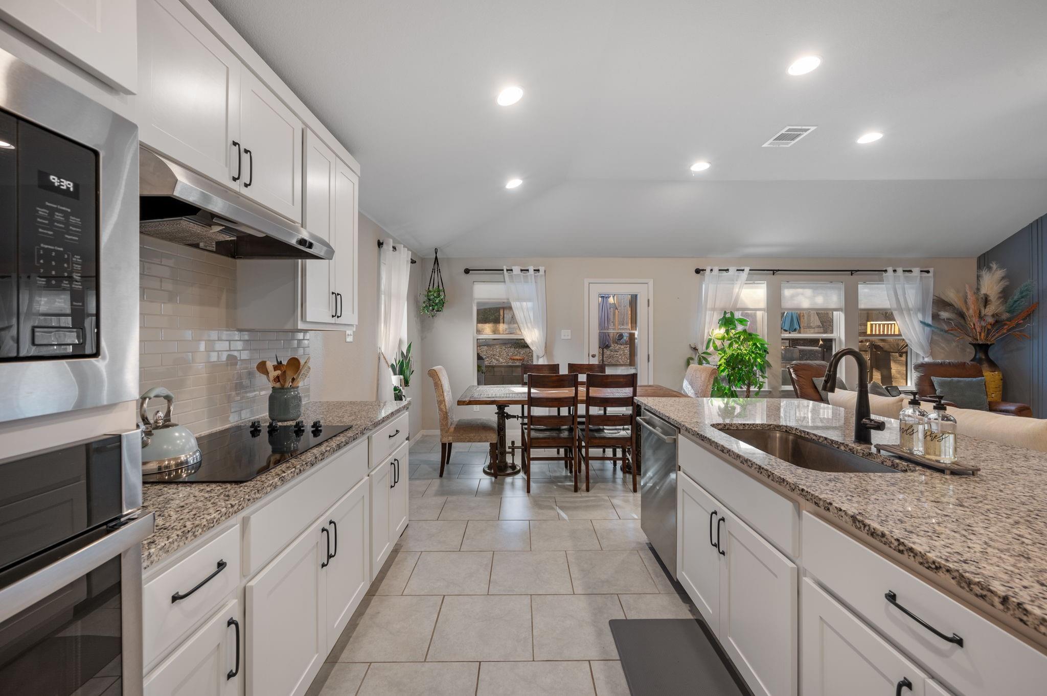 2803 American Dr, Lago Vista, TX 78645