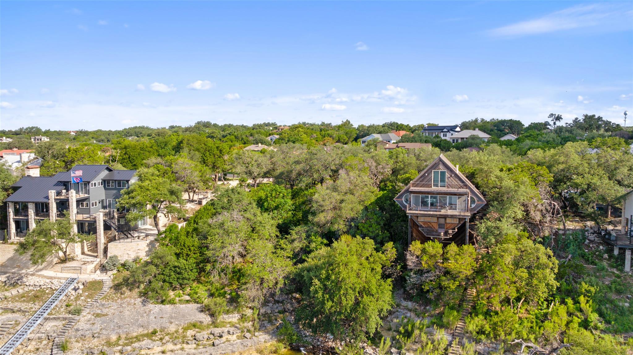 18401 Lakepoint Cir, Point Venture, TX 78645