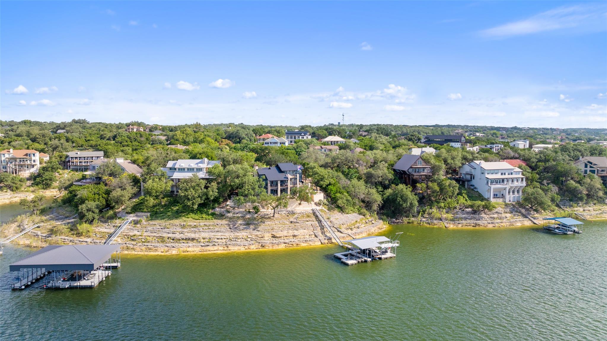 18401 Lakepoint Cir, Point Venture, TX 78645