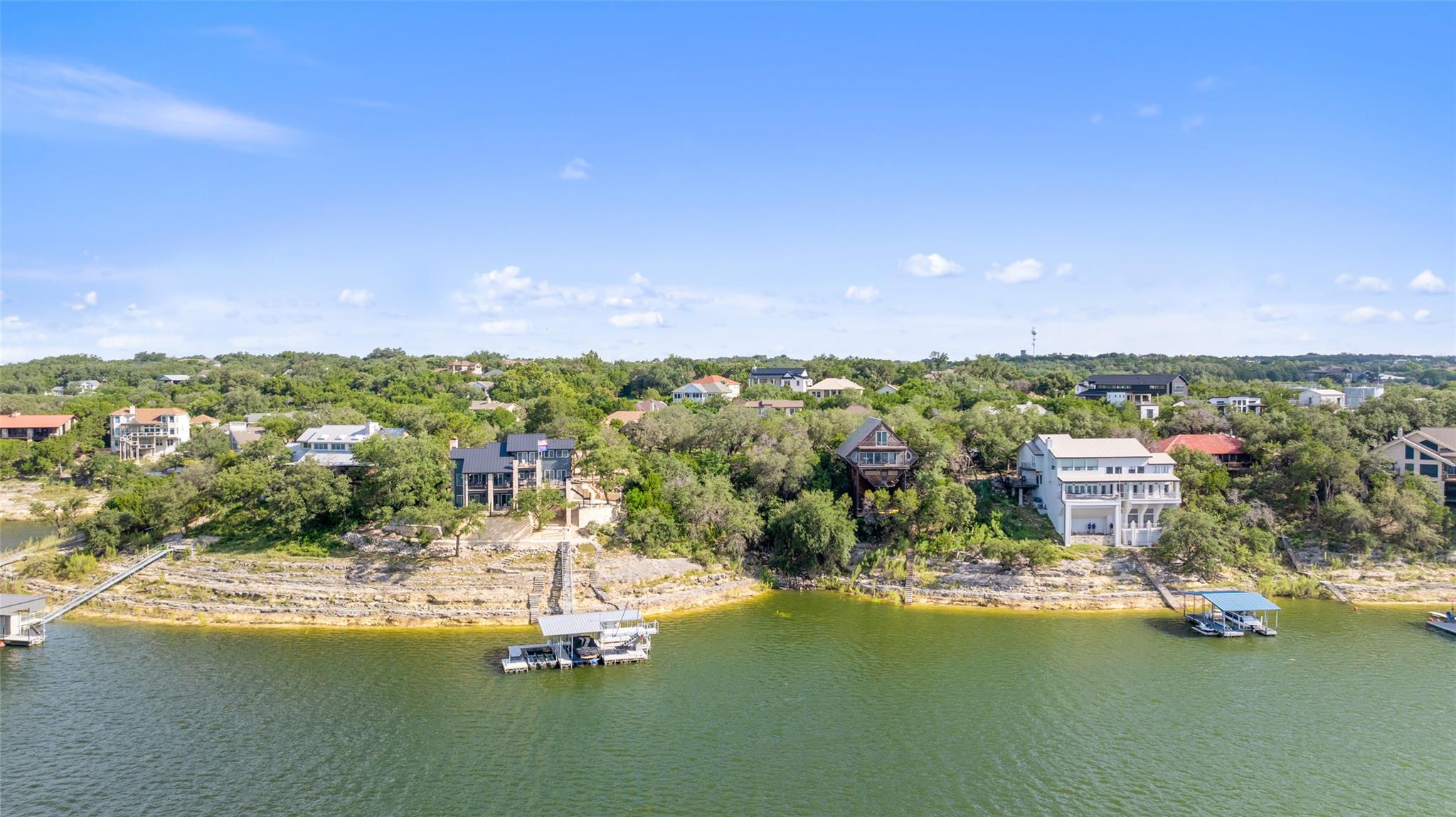 18401 Lakepoint Cir, Point Venture, TX 78645