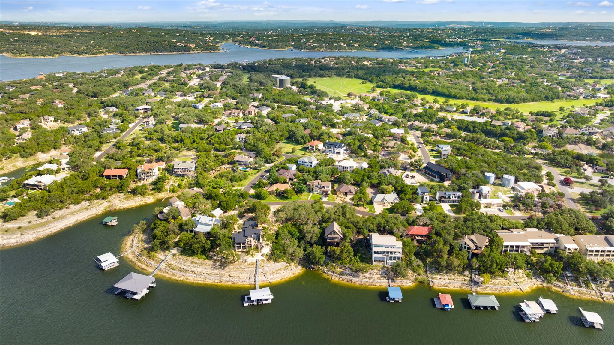 18401 Lakepoint Cir, Point Venture, TX 78645