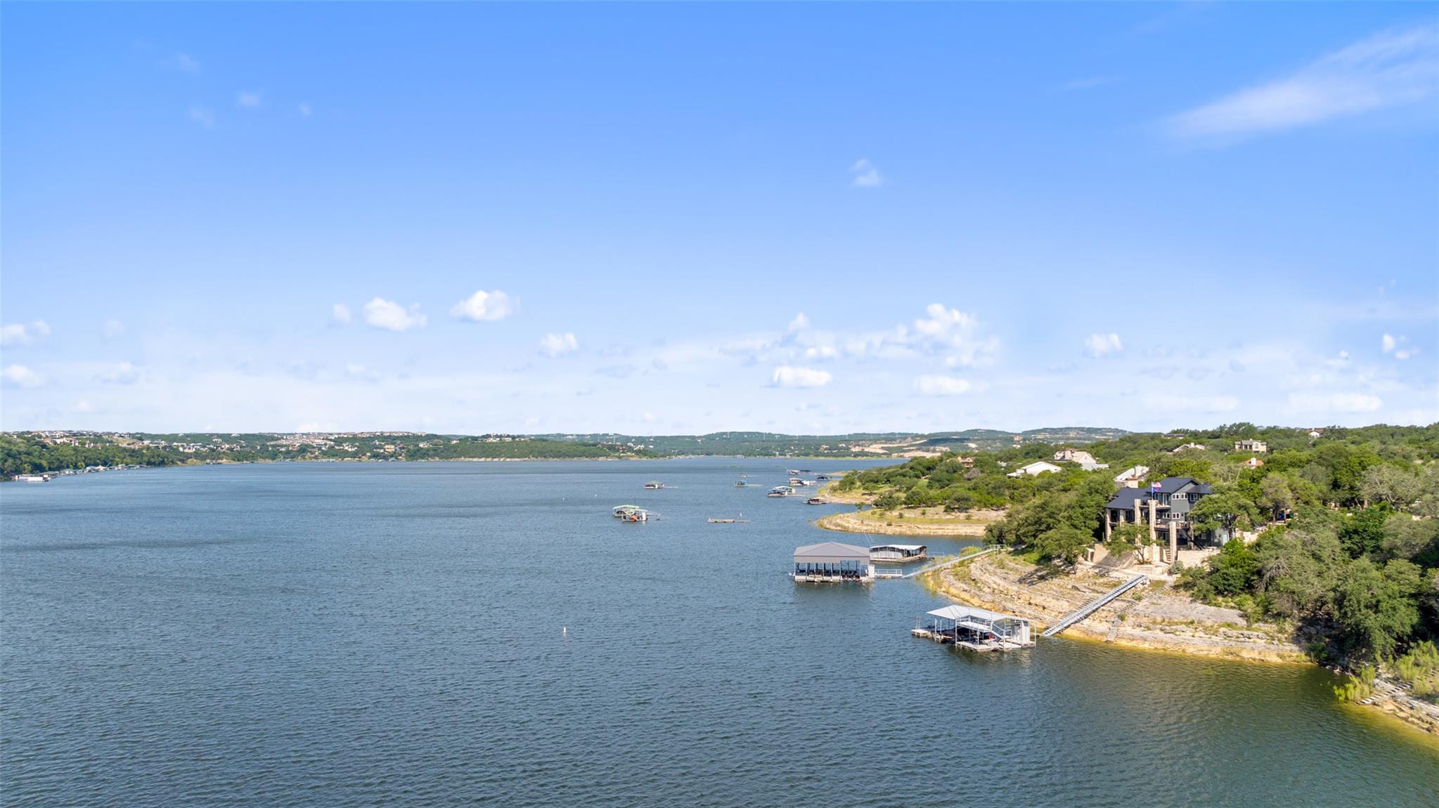 18401 Lakepoint Cir, Point Venture, TX 78645