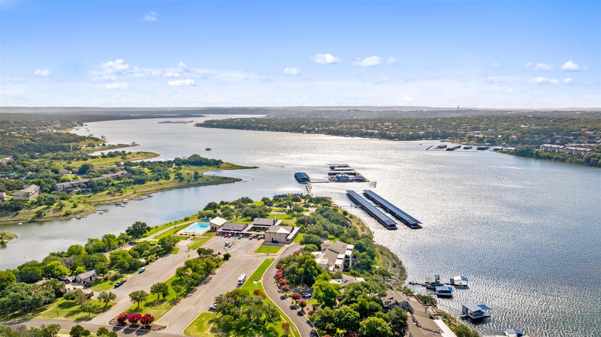 18401 Lakepoint Cir, Point Venture, TX 78645