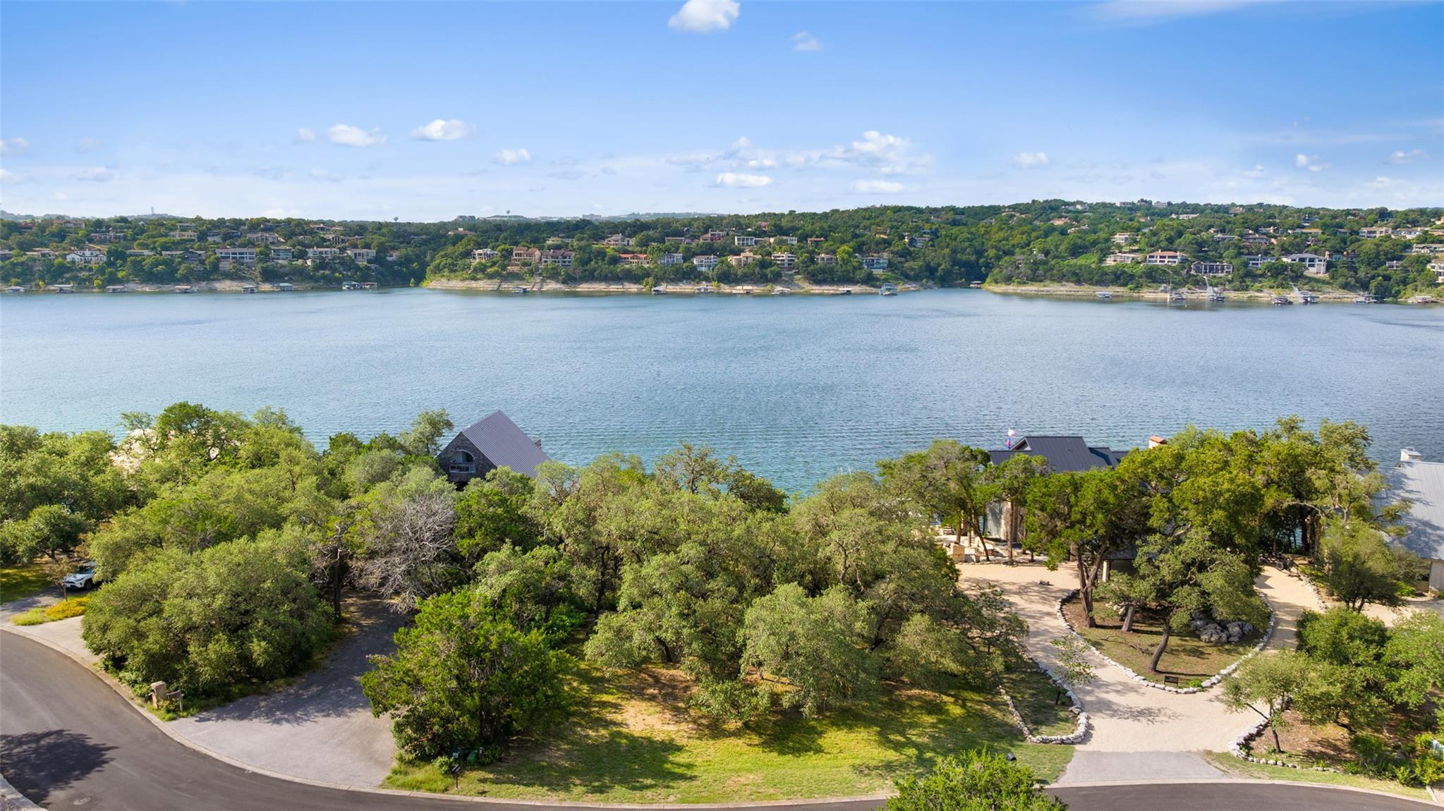 18401 Lakepoint Cir, Point Venture, TX 78645