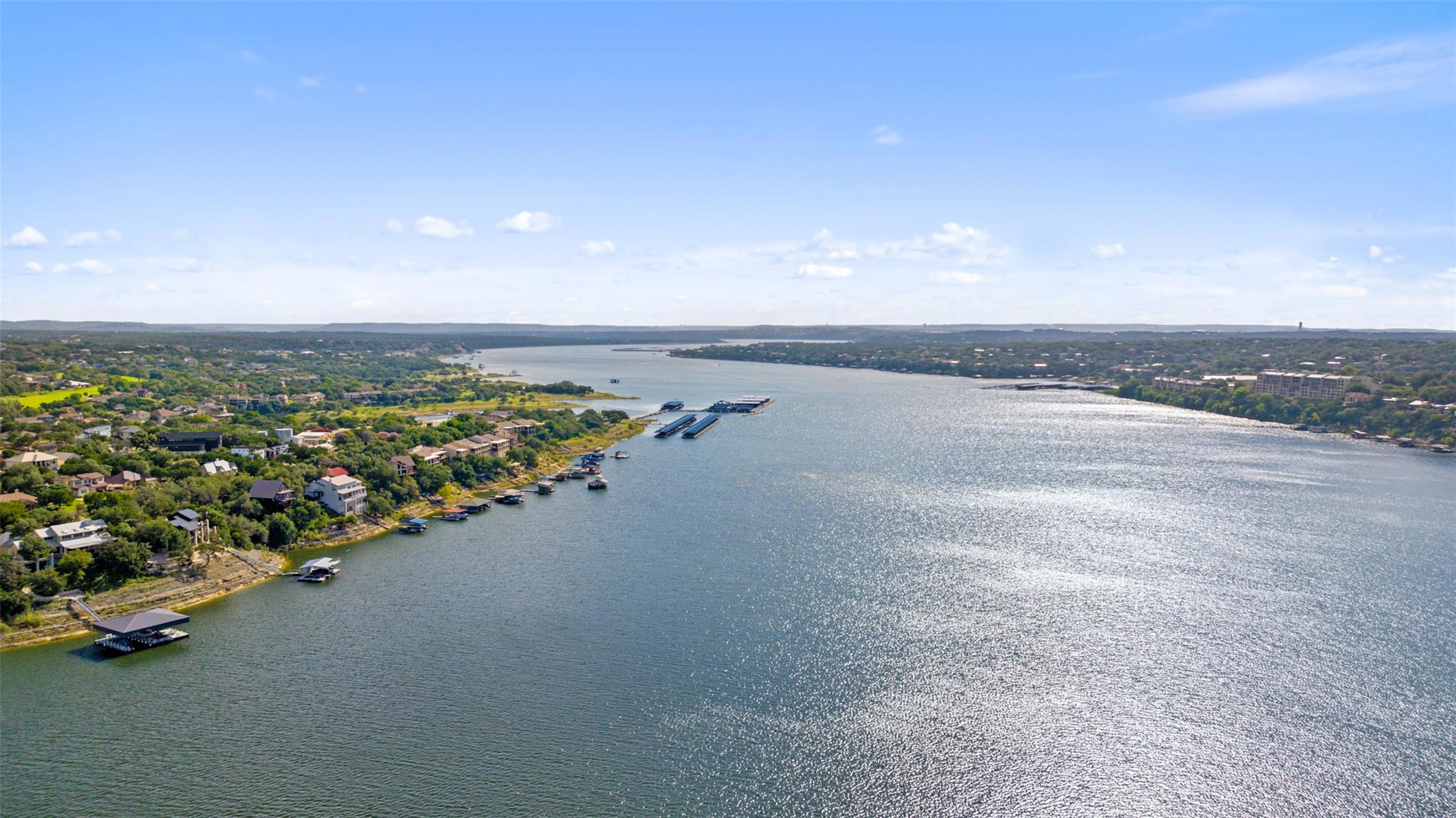 18401 Lakepoint Cir, Point Venture, TX 78645
