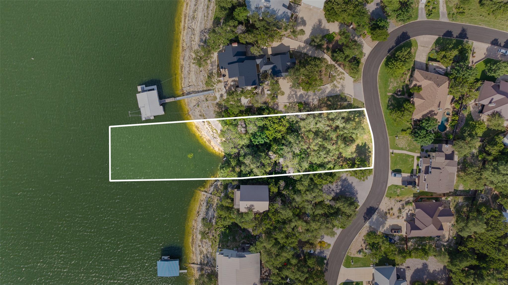 18401 Lakepoint Cir, Point Venture, TX 78645