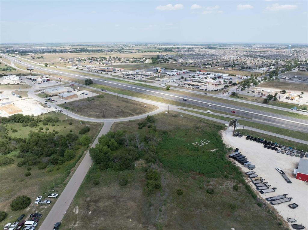 576 Town Center Loop, Jarrell, TX 76537