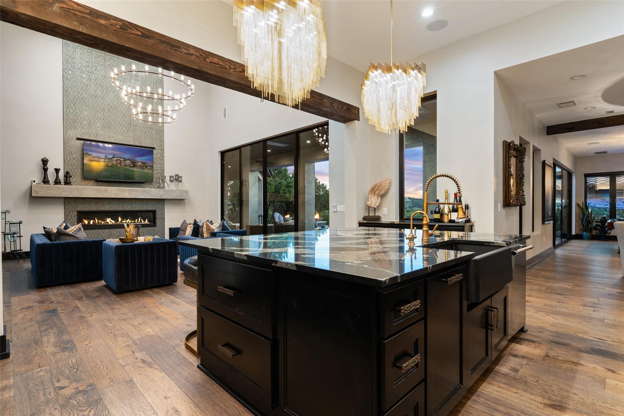 19204 Secretariat Pl, Spicewood, TX 78669