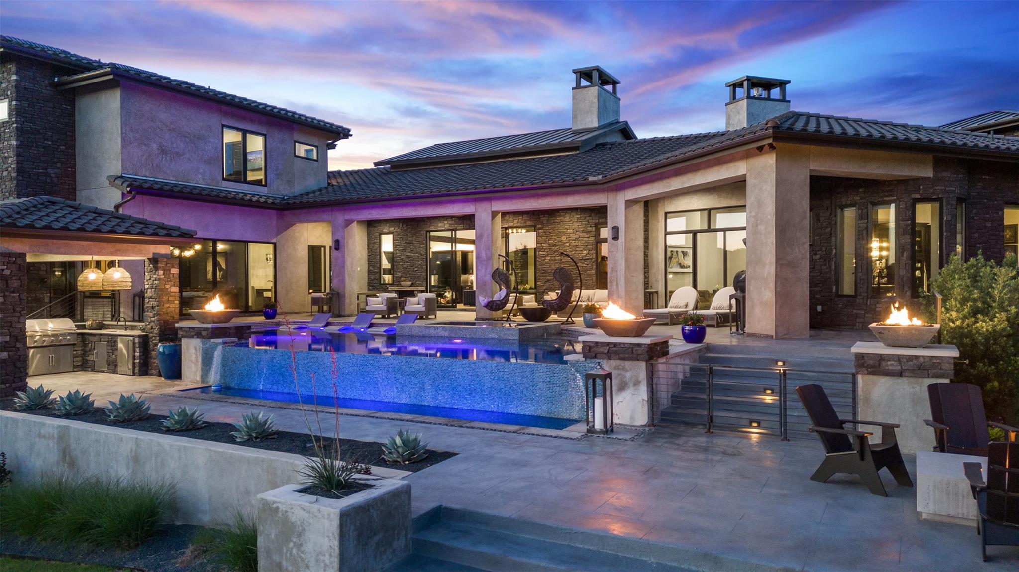 19204 Secretariat Pl, Spicewood, TX 78669