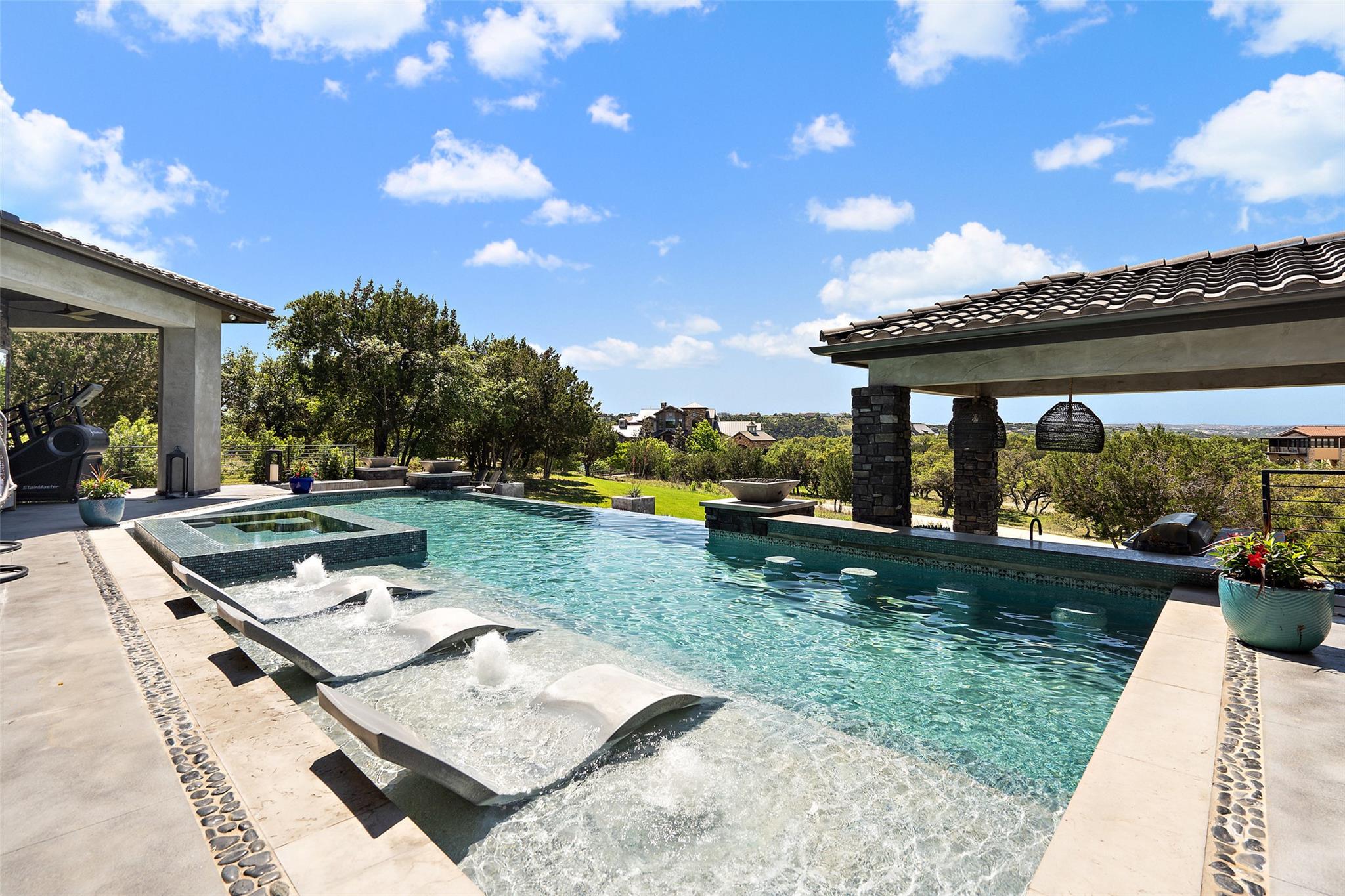 19204 Secretariat Pl, Spicewood, TX 78669