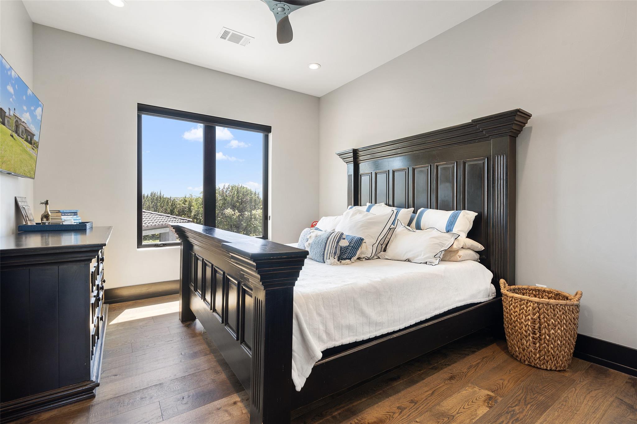 19204 Secretariat Pl, Spicewood, TX 78669