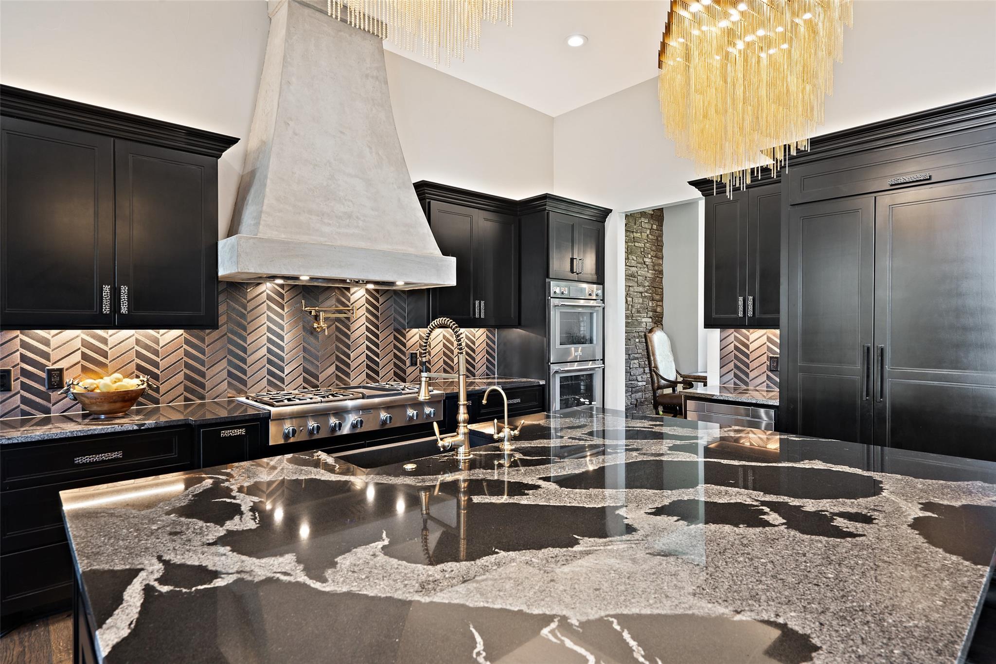 19204 Secretariat Pl, Spicewood, TX 78669