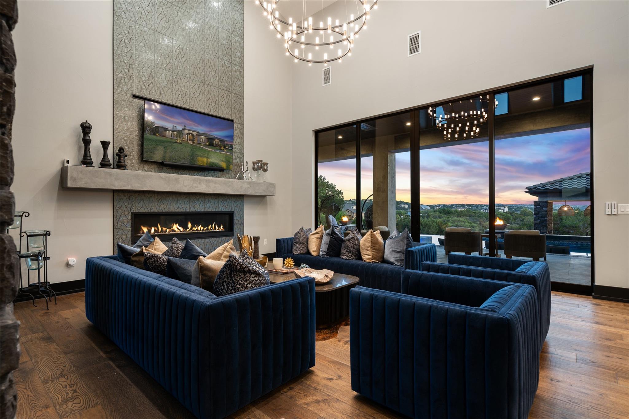 19204 Secretariat Pl, Spicewood, TX 78669