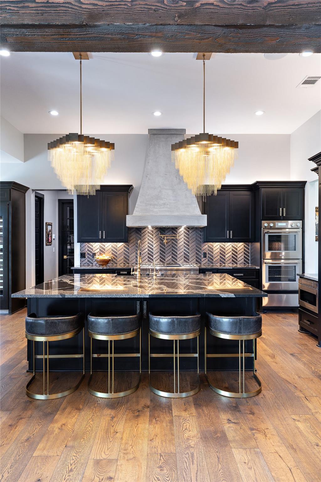 19204 Secretariat Pl, Spicewood, TX 78669