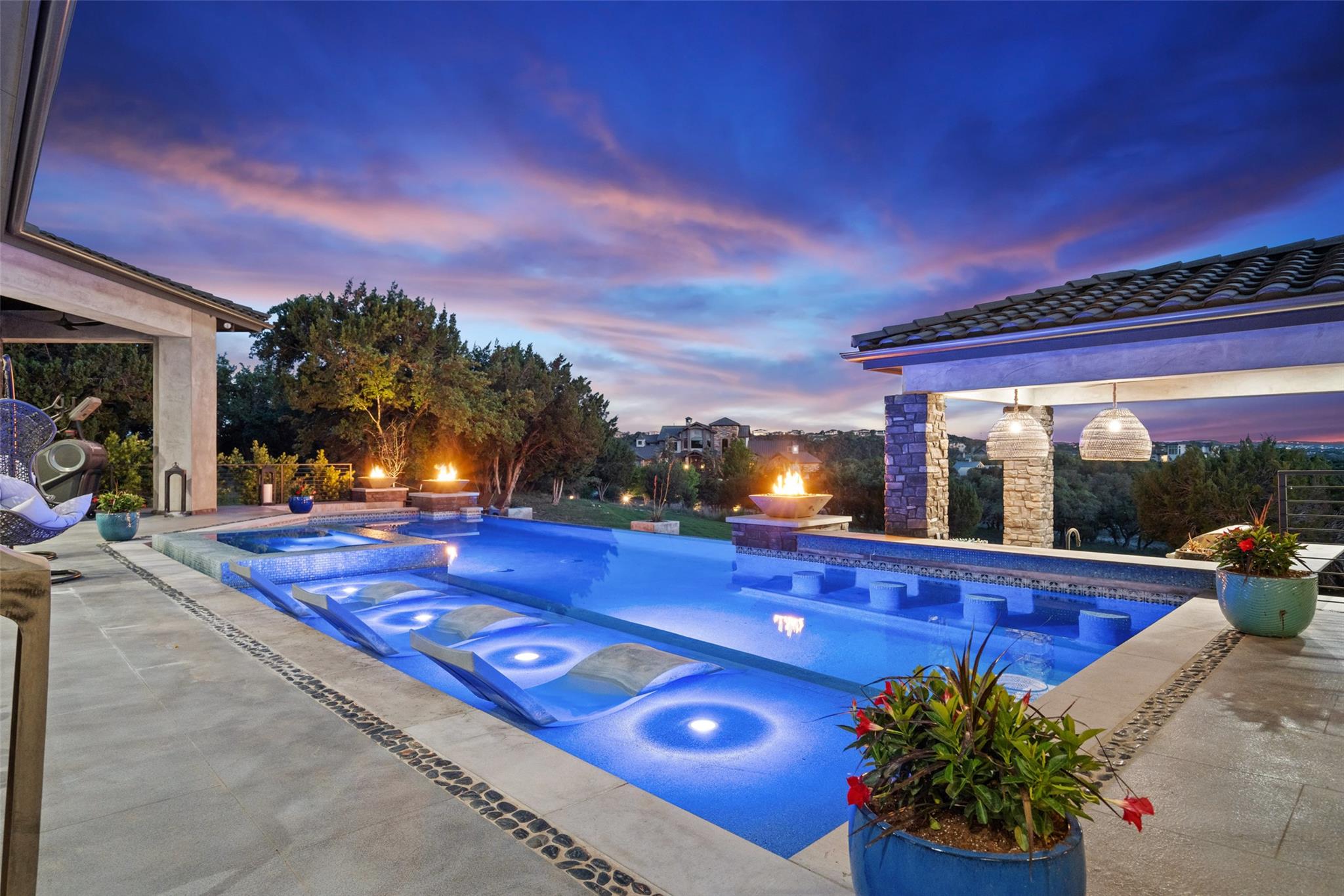 19204 Secretariat Pl, Spicewood, TX 78669