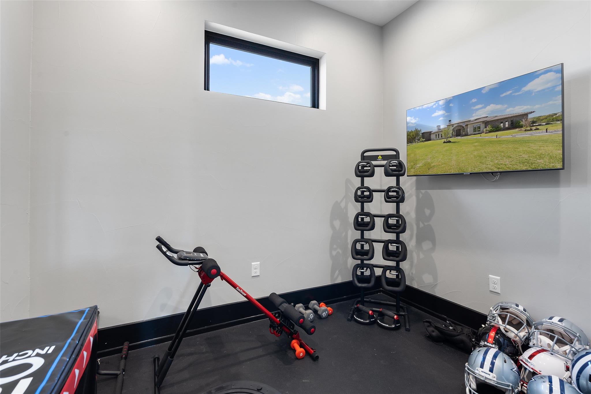 19204 Secretariat Pl, Spicewood, TX 78669