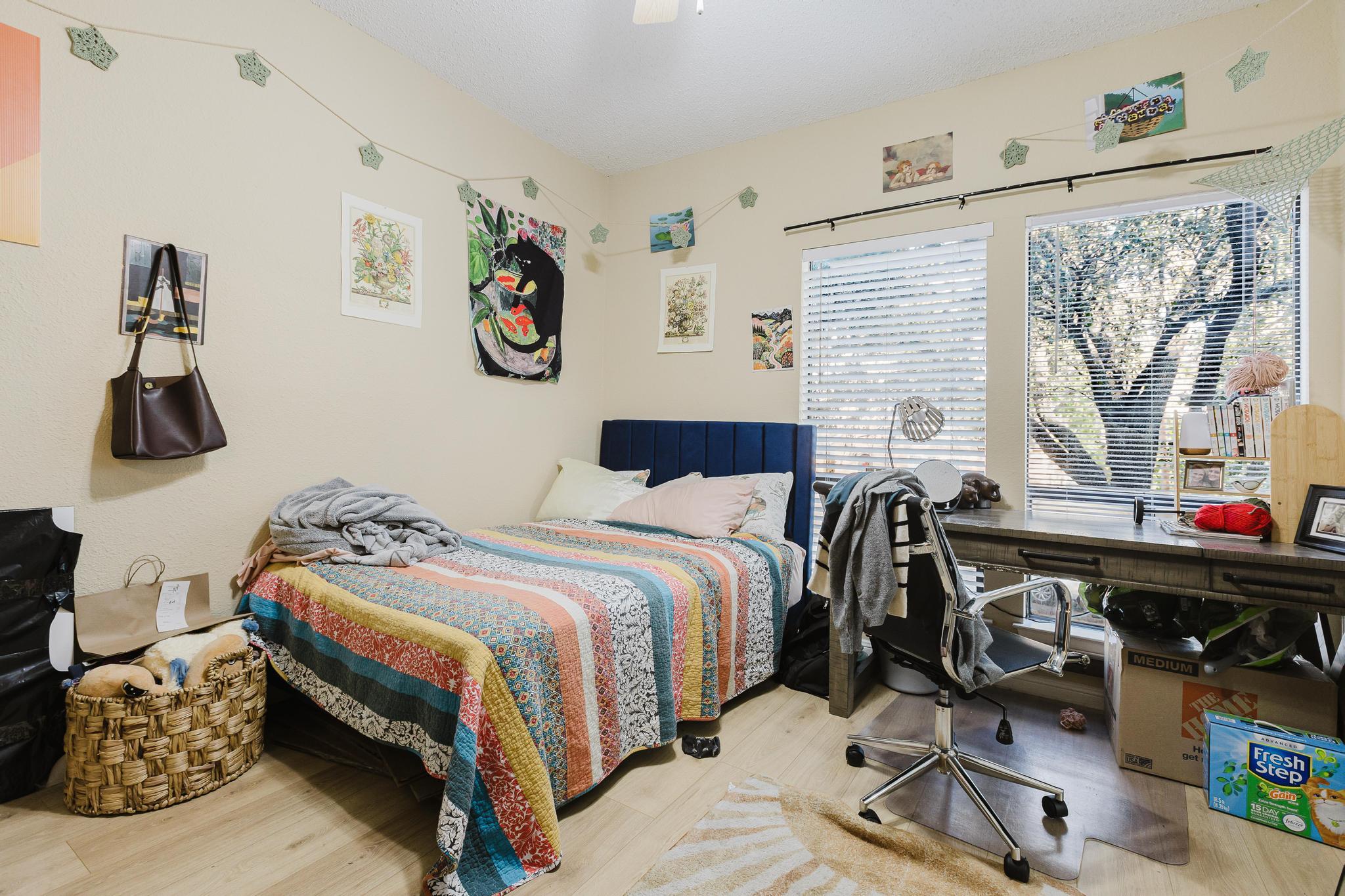 1910 Robbins Pl # 207, Austin, TX 78705