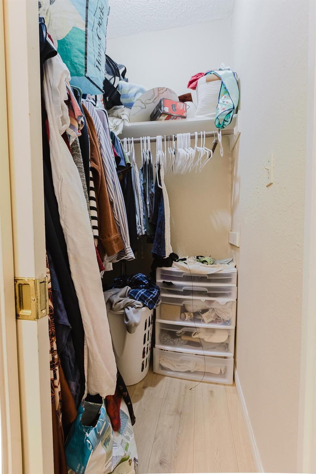 1910 Robbins Pl # 207, Austin, TX 78705