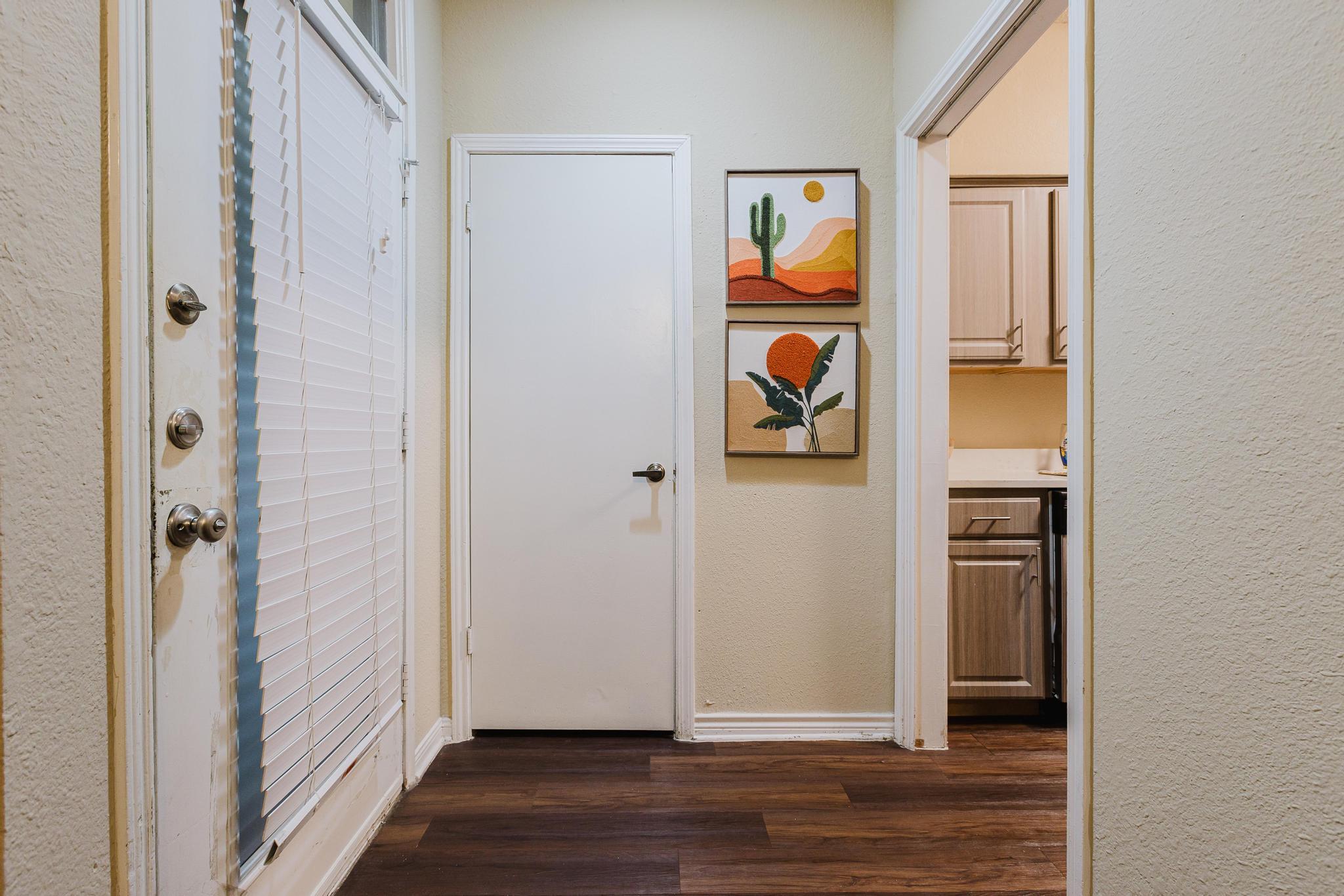 1910 Robbins Pl # 207, Austin, TX 78705