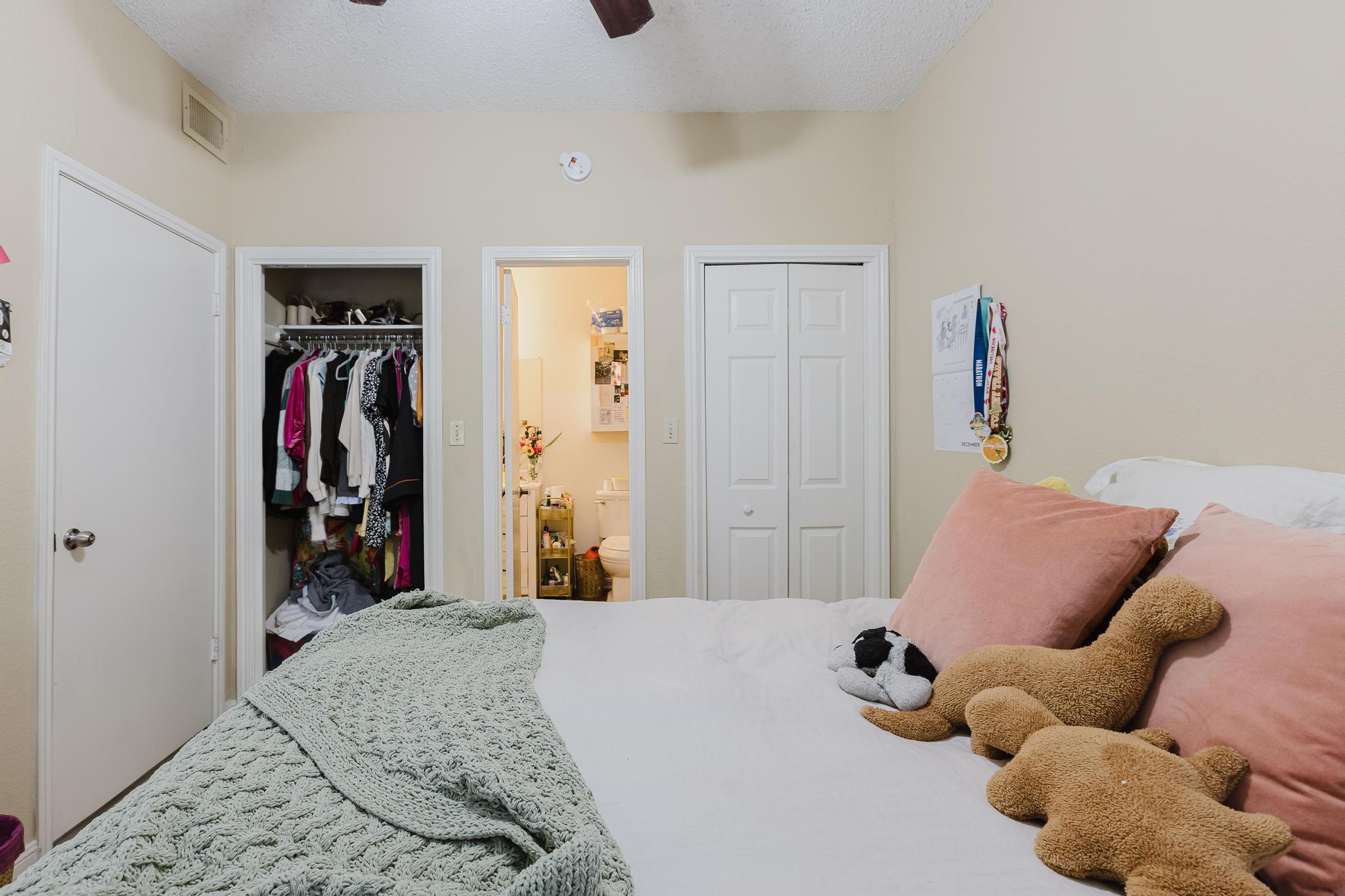 1910 Robbins Pl # 207, Austin, TX 78705