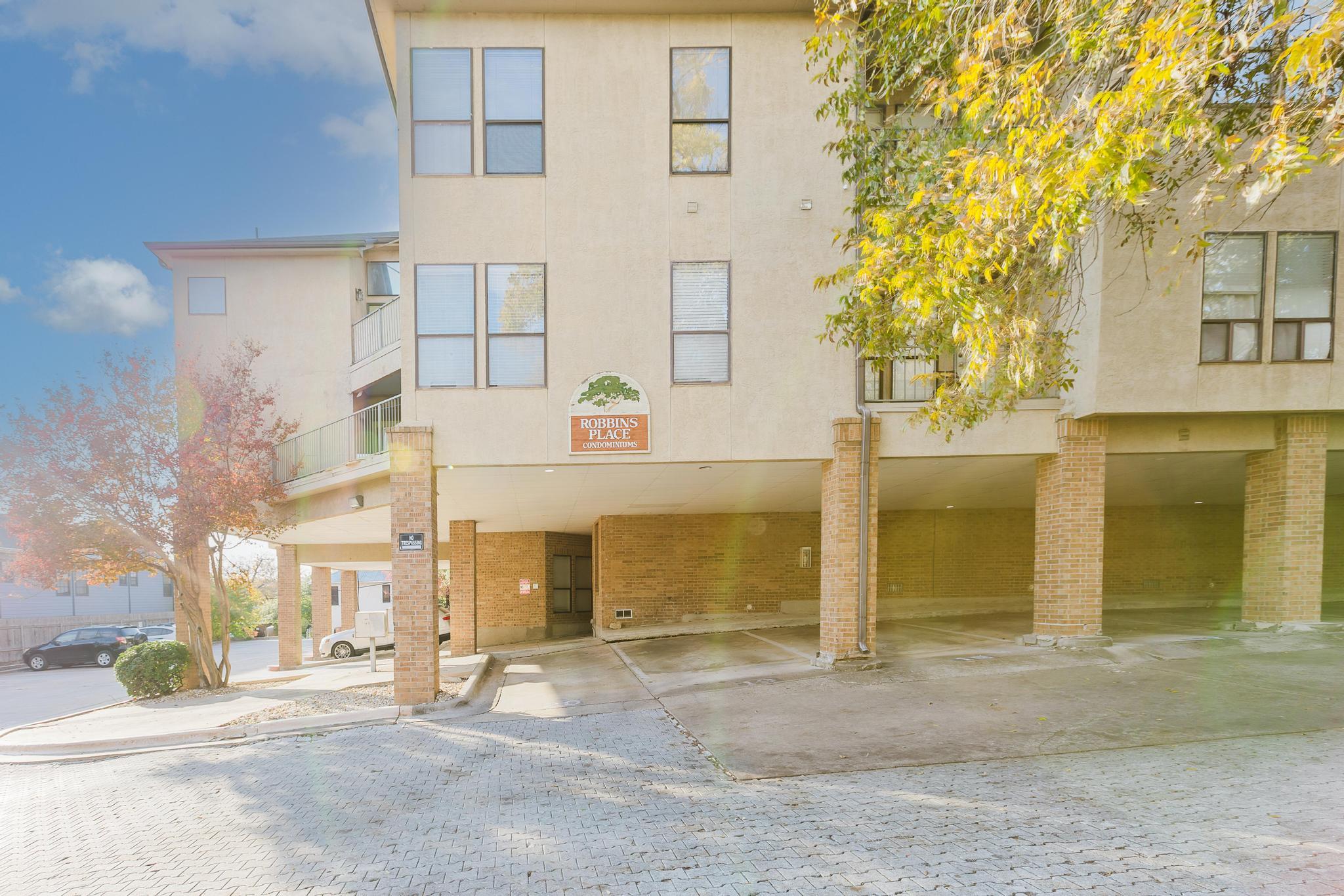 1910 Robbins Pl # 207, Austin, TX 78705