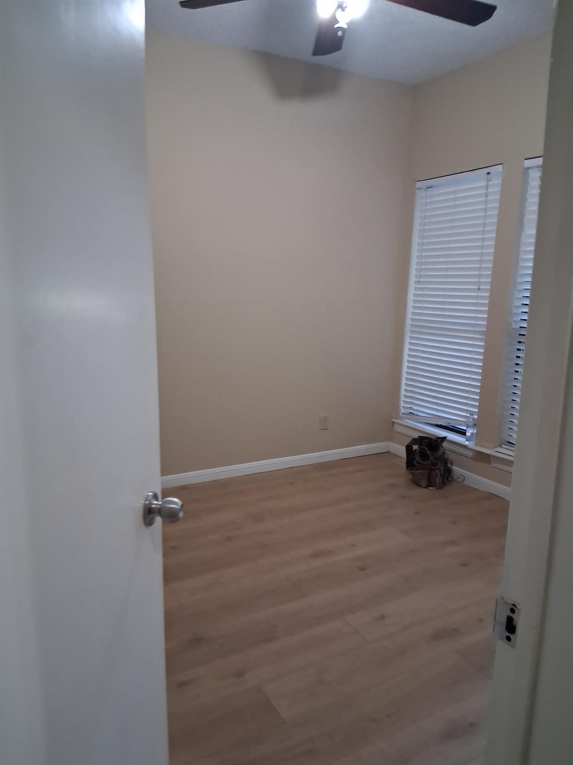 1910 Robbins Pl # 207, Austin, TX 78705