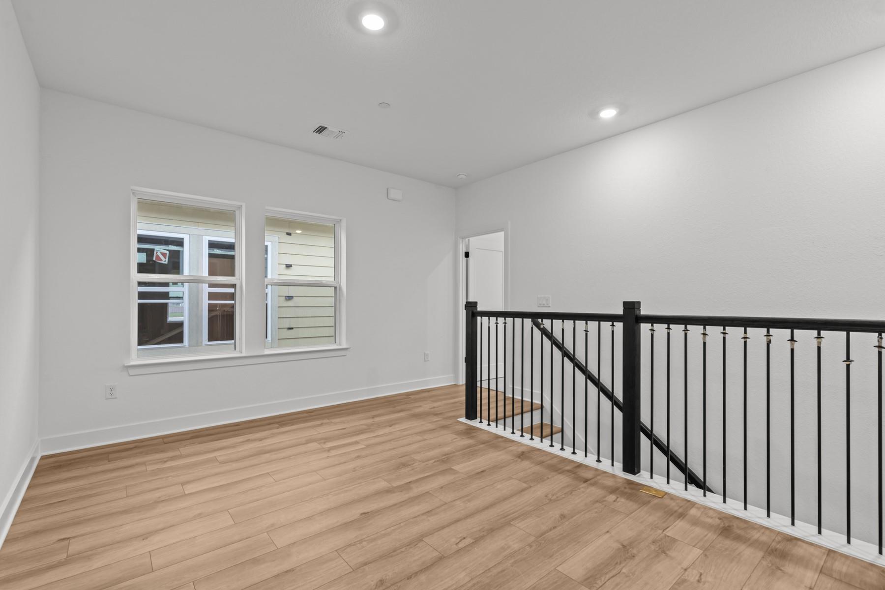 1021 Lucinda Williams Dr, Austin, TX 78744