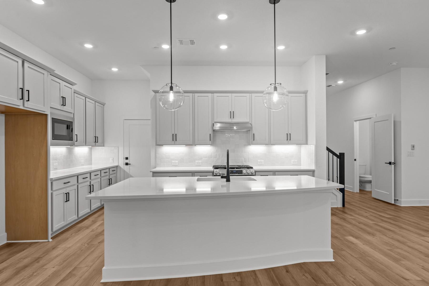 1021 Lucinda Williams Dr, Austin, TX 78744