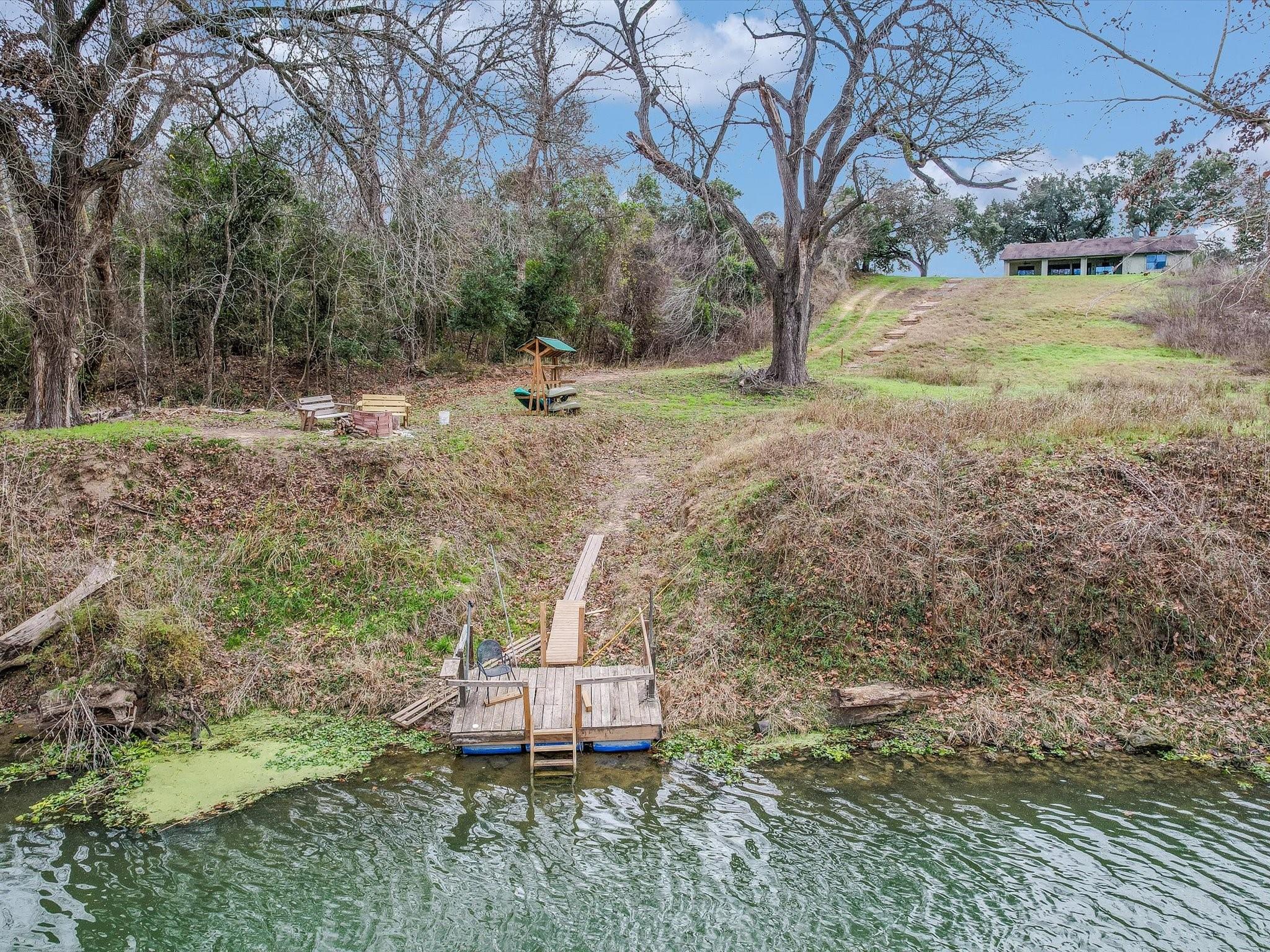 148 Highway 71 E, Smithville, TX 78957