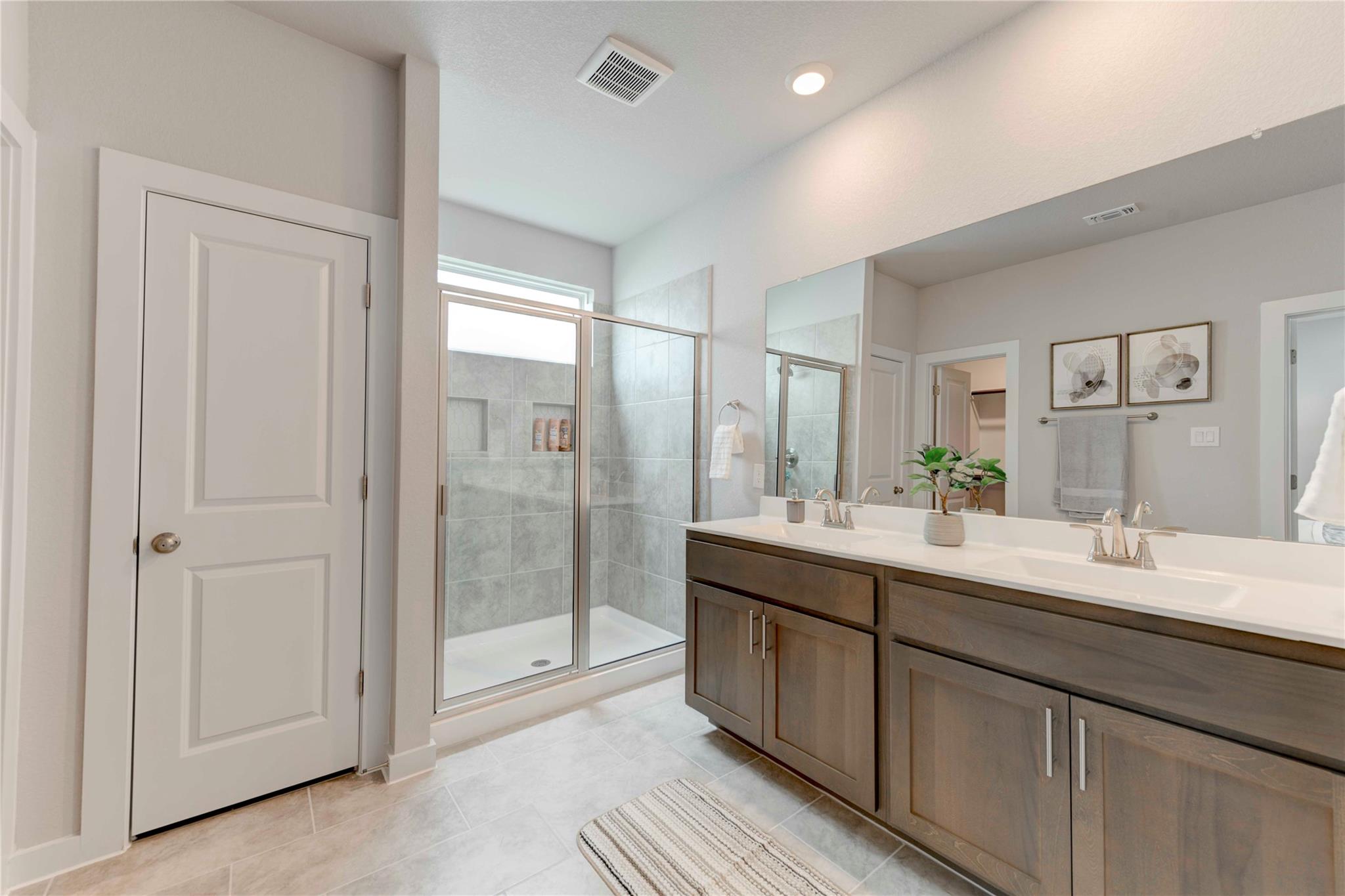 520 Clearlake Dr, Hutto, TX 78634