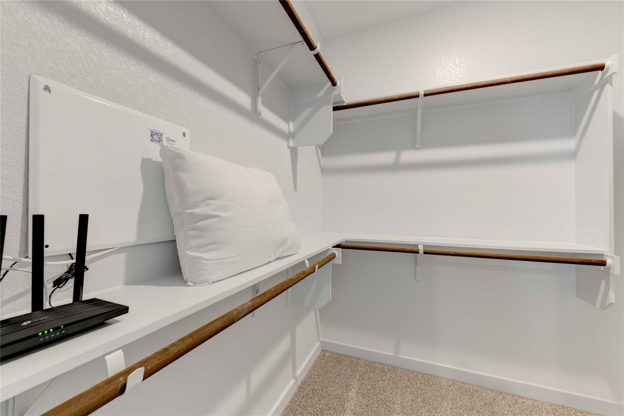 520 Clearlake Dr, Hutto, TX 78634