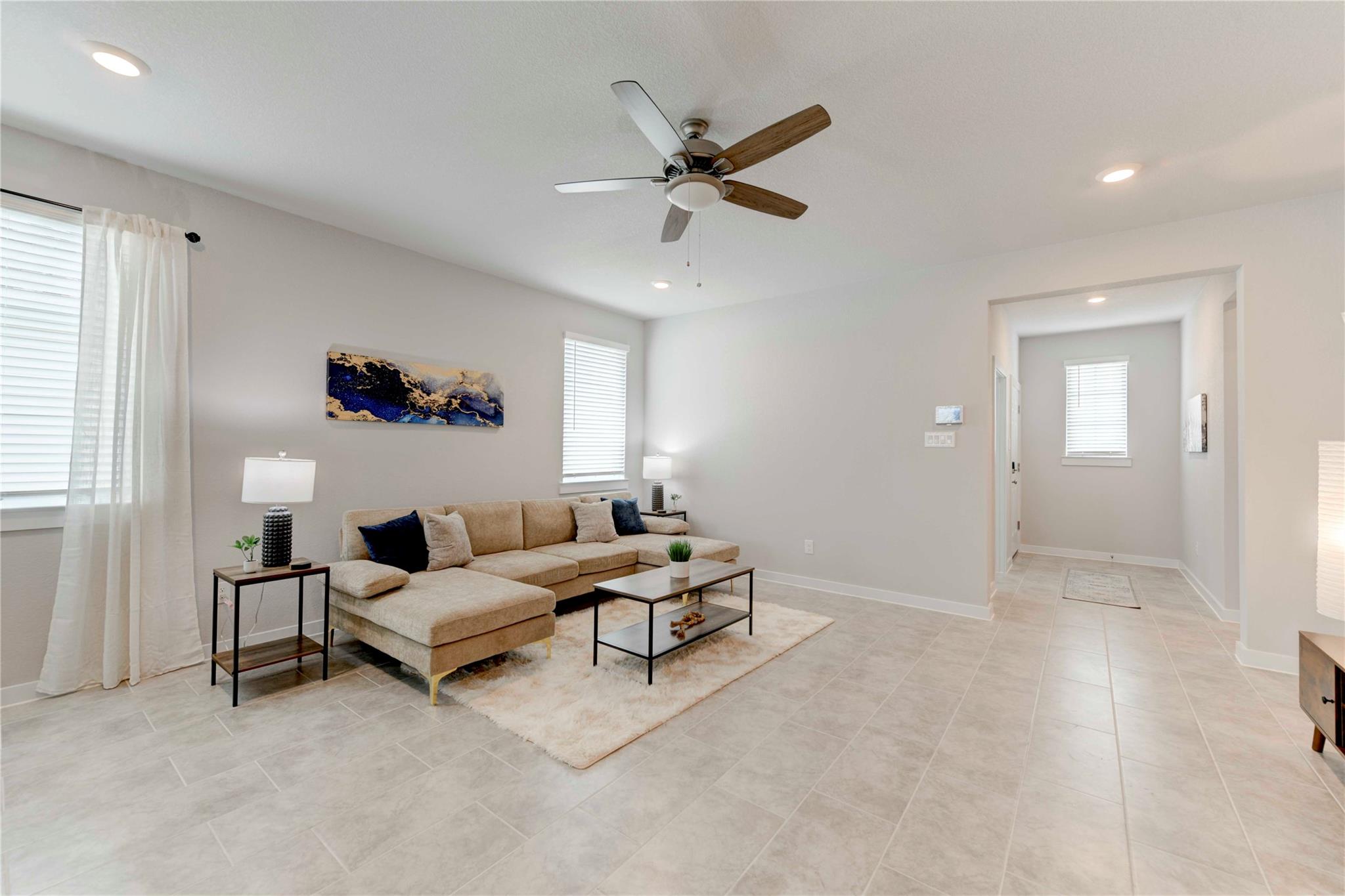 520 Clearlake Dr, Hutto, TX 78634