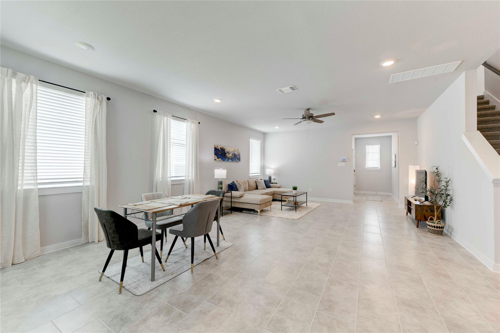 520 Clearlake Dr, Hutto, TX 78634