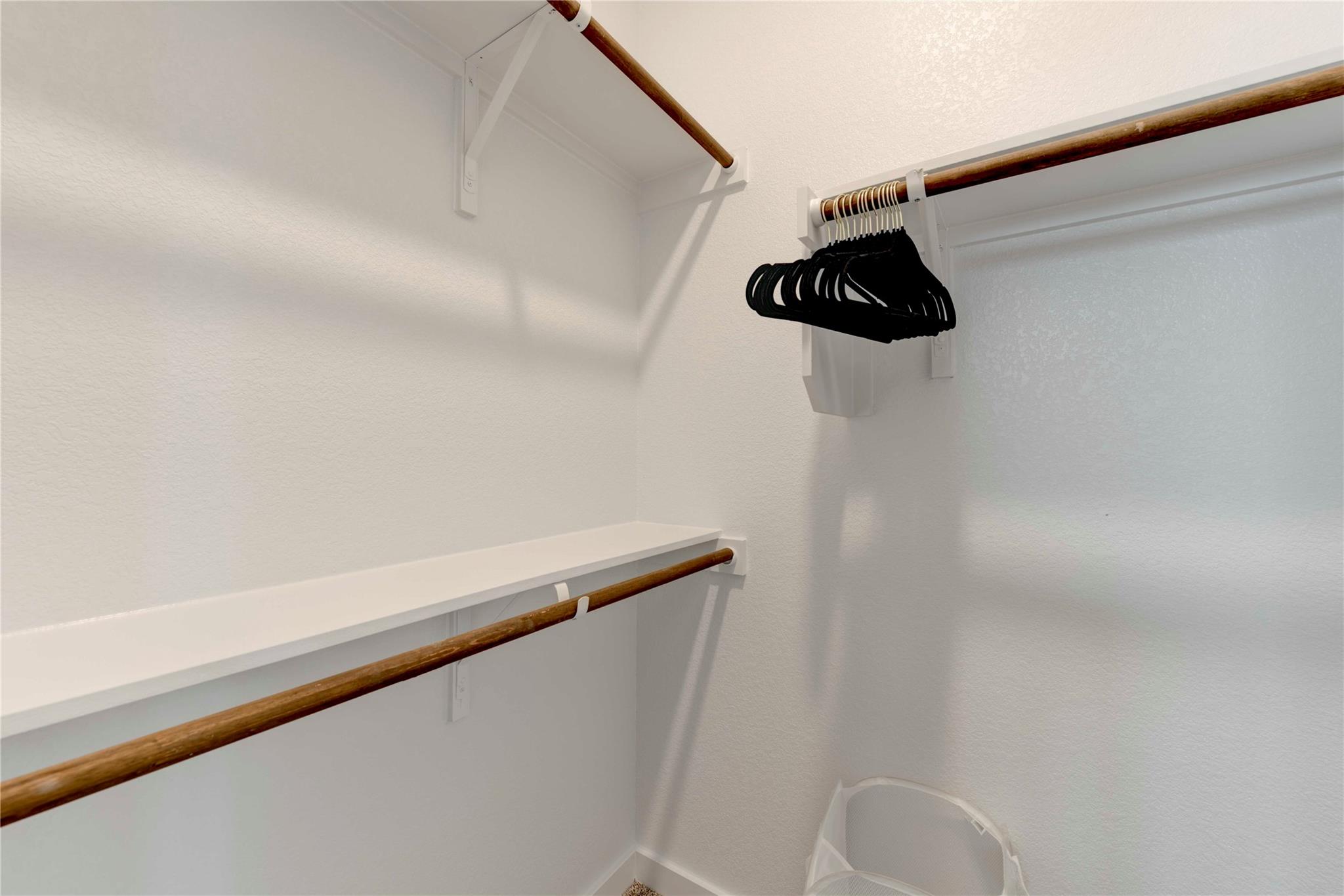 520 Clearlake Dr, Hutto, TX 78634