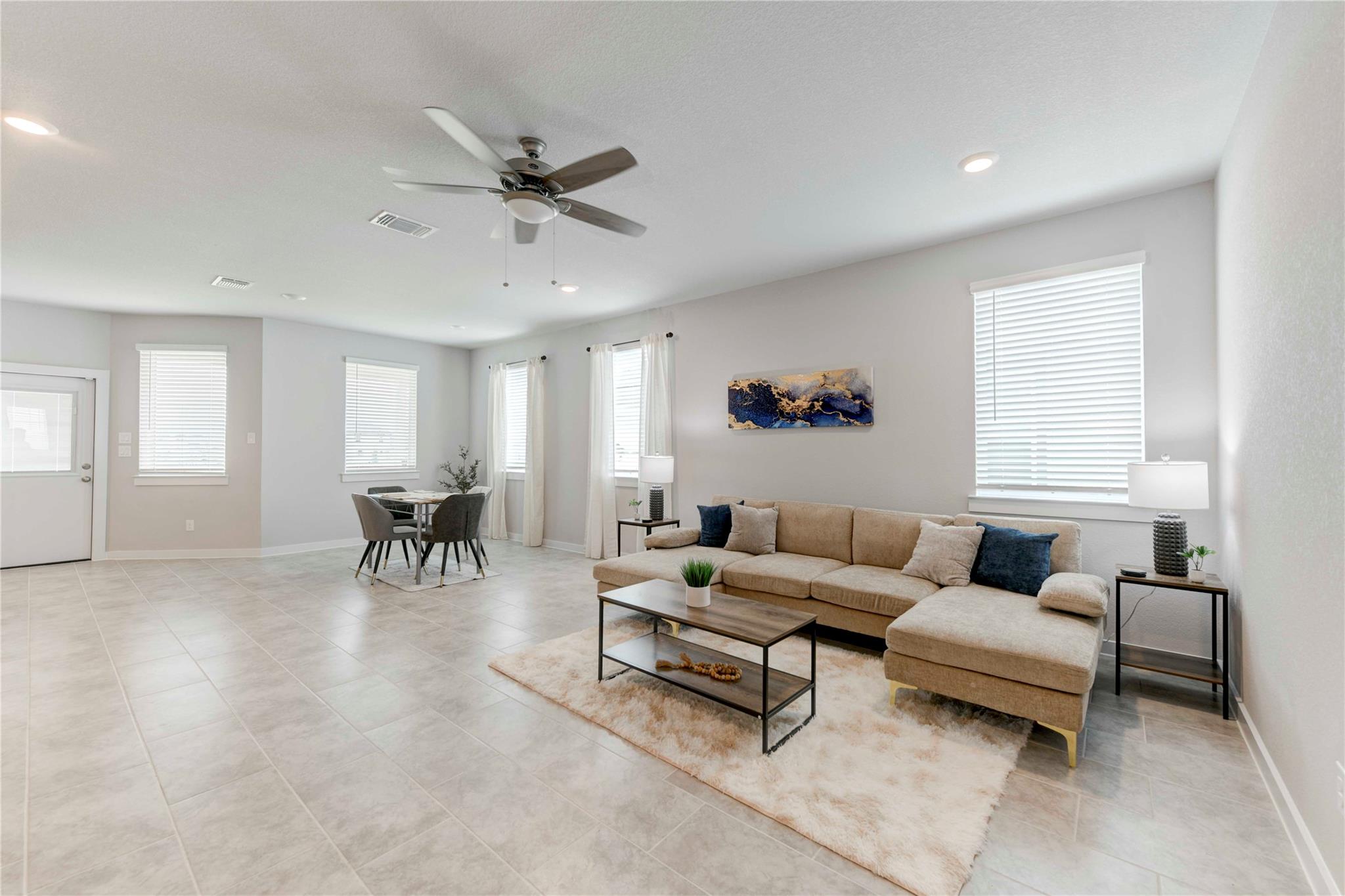 520 Clearlake Dr, Hutto, TX 78634