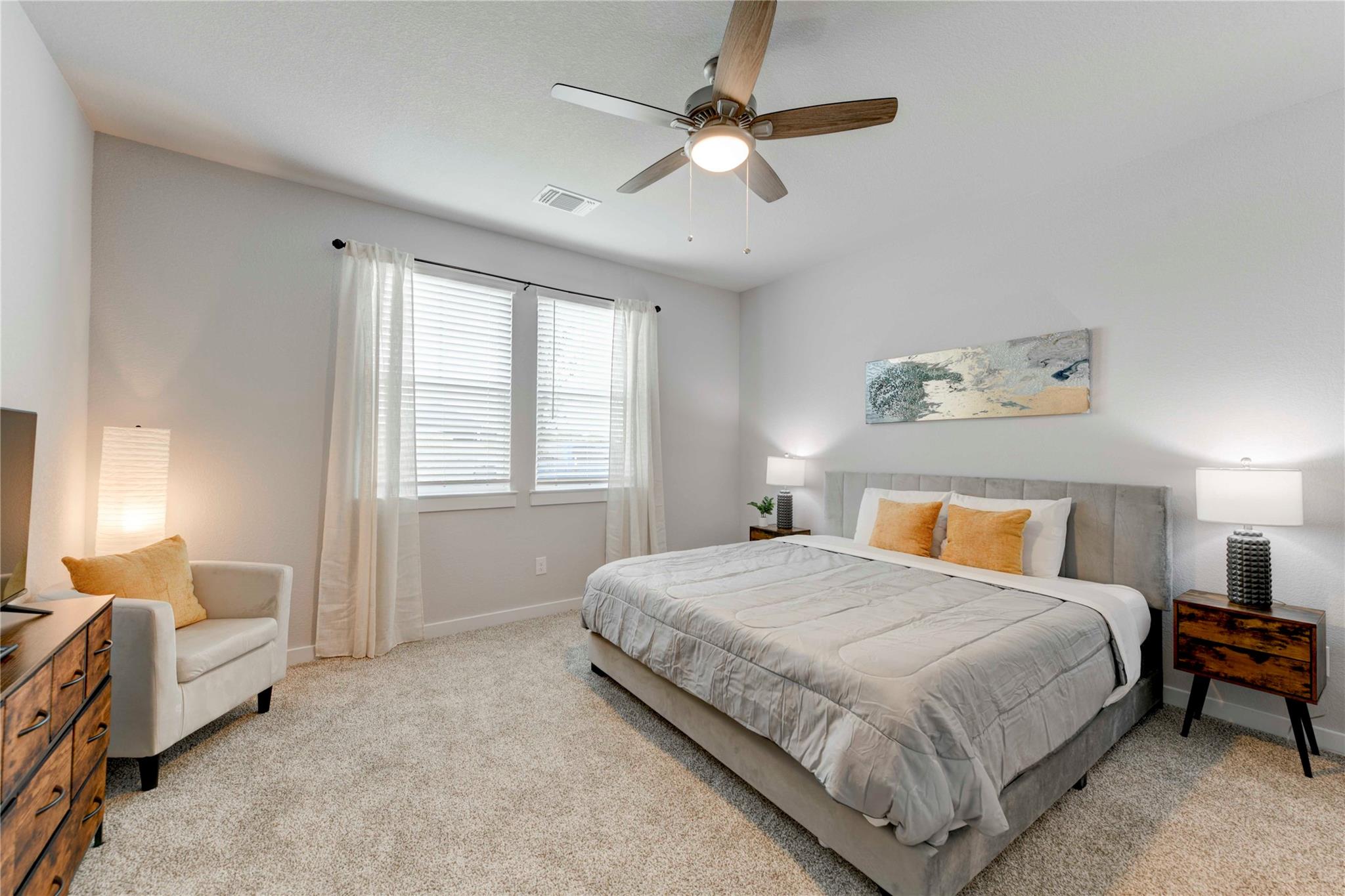 520 Clearlake Dr, Hutto, TX 78634