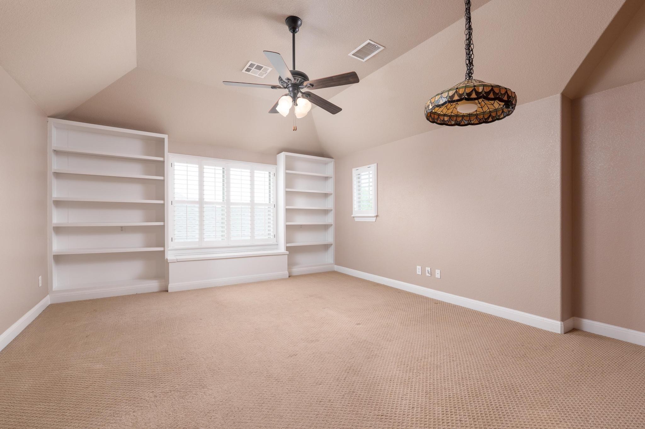 974 Clear Springs Holw, Buda, TX 78610