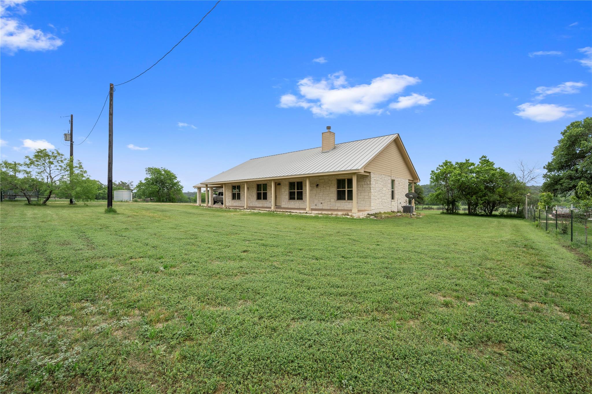 551 Gatlin Creek Rd, Dripping Springs, TX 78620