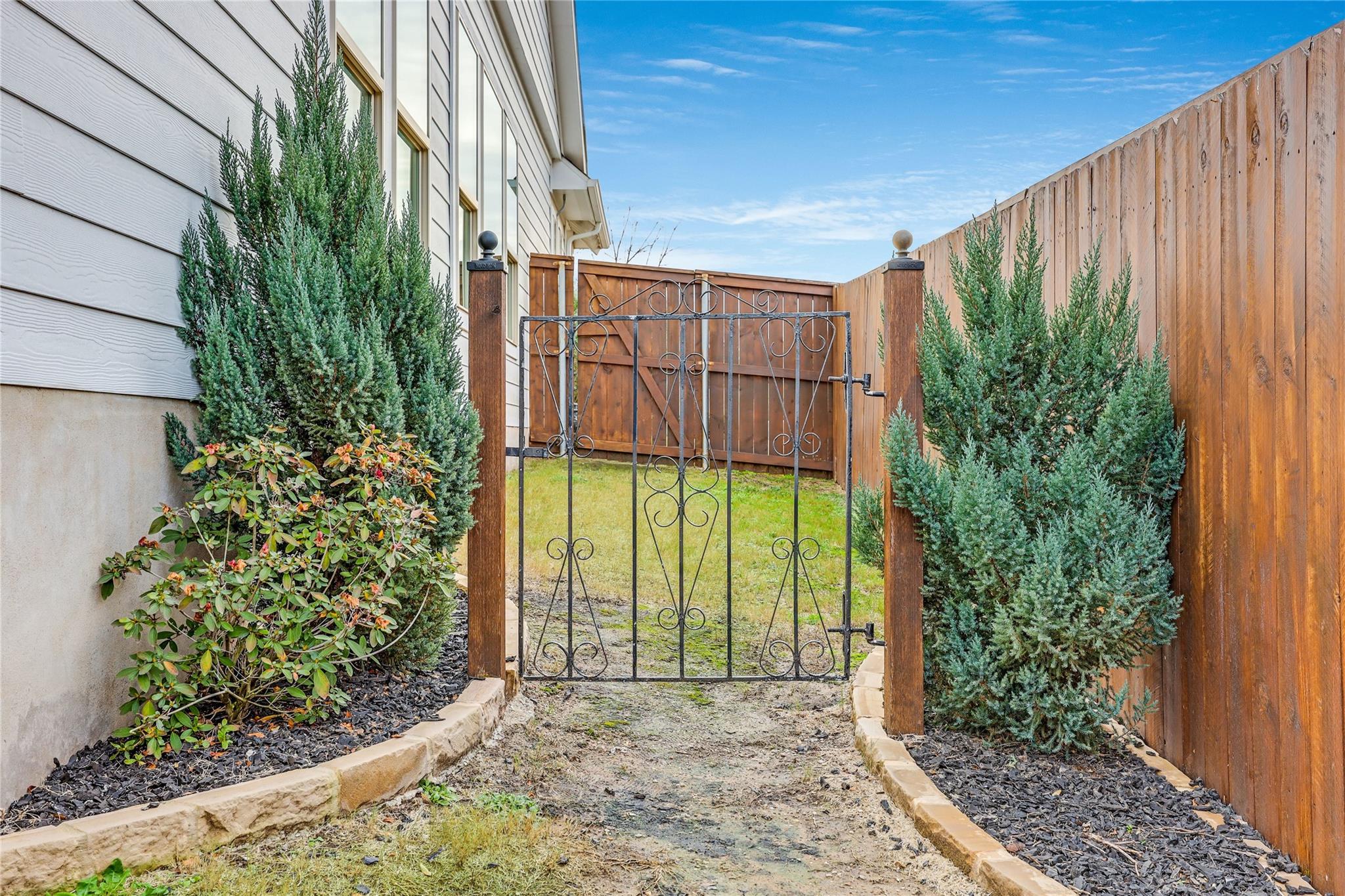 2104 Ringstaff Rd, Leander, TX 78641