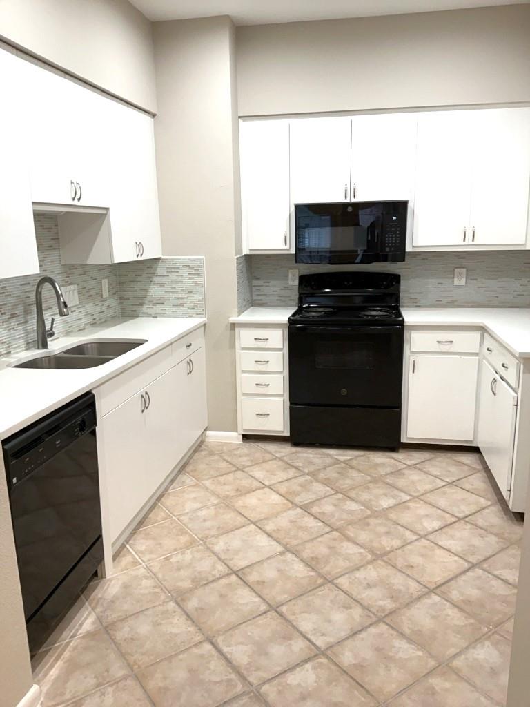 3200 DUVAL St # 102, Austin, TX 78705