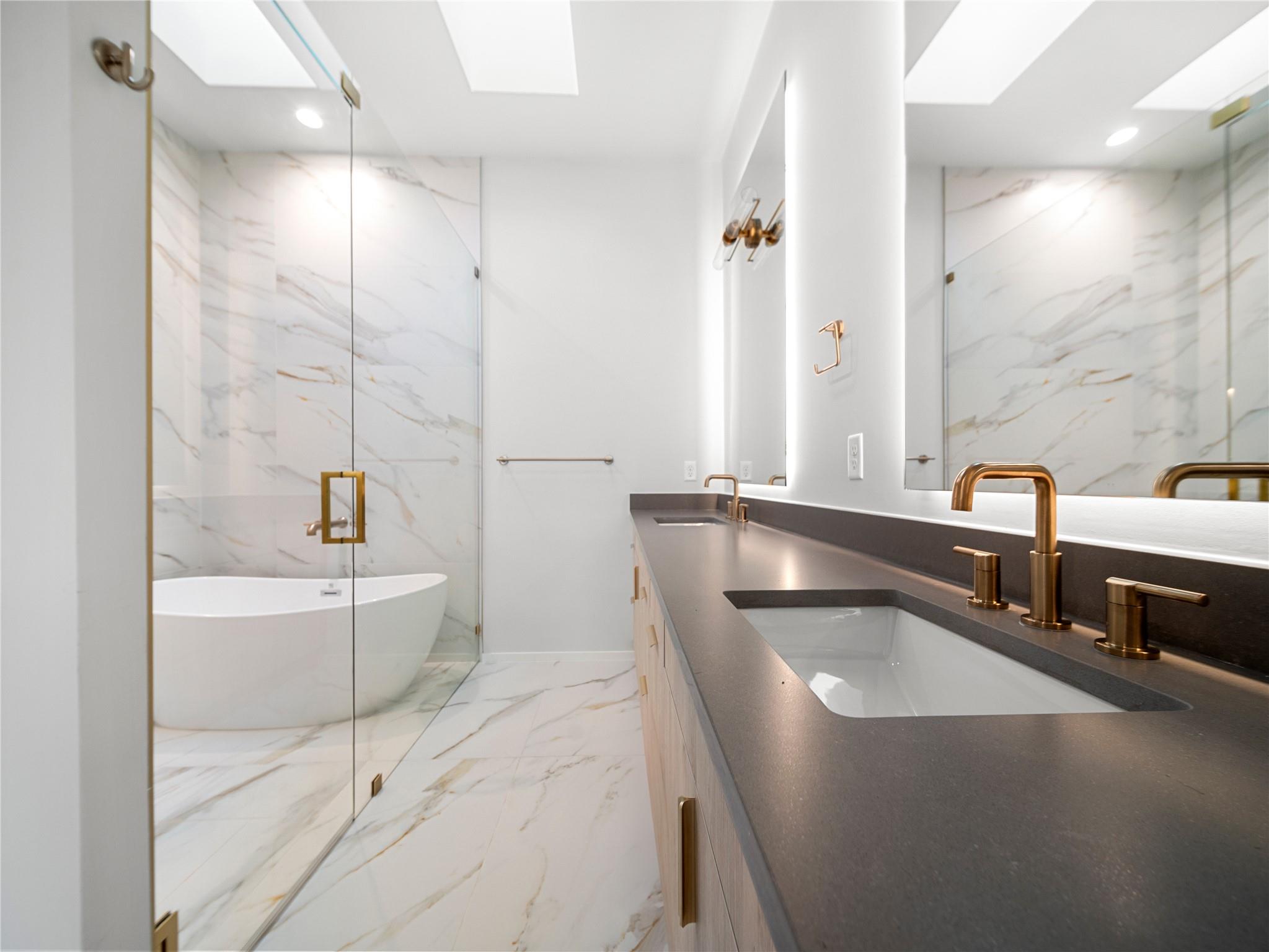 2107 Brackenridge St # B, Austin, TX 78704