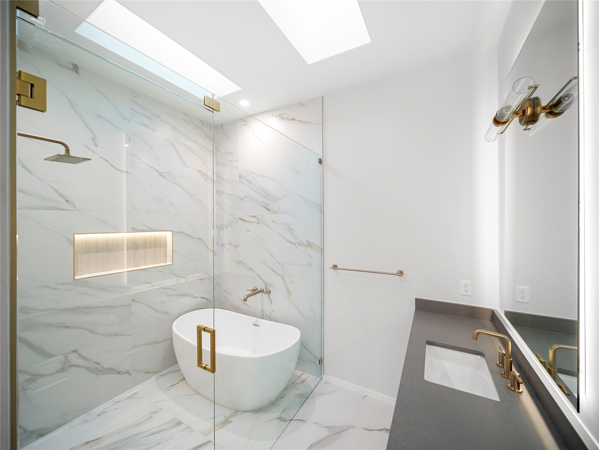 2107 Brackenridge St # B, Austin, TX 78704