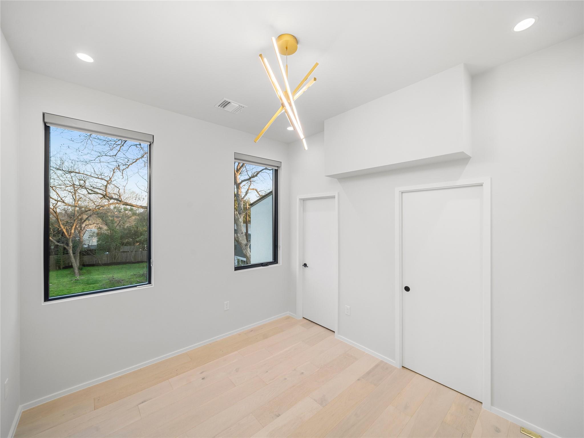 2107 Brackenridge St # B, Austin, TX 78704